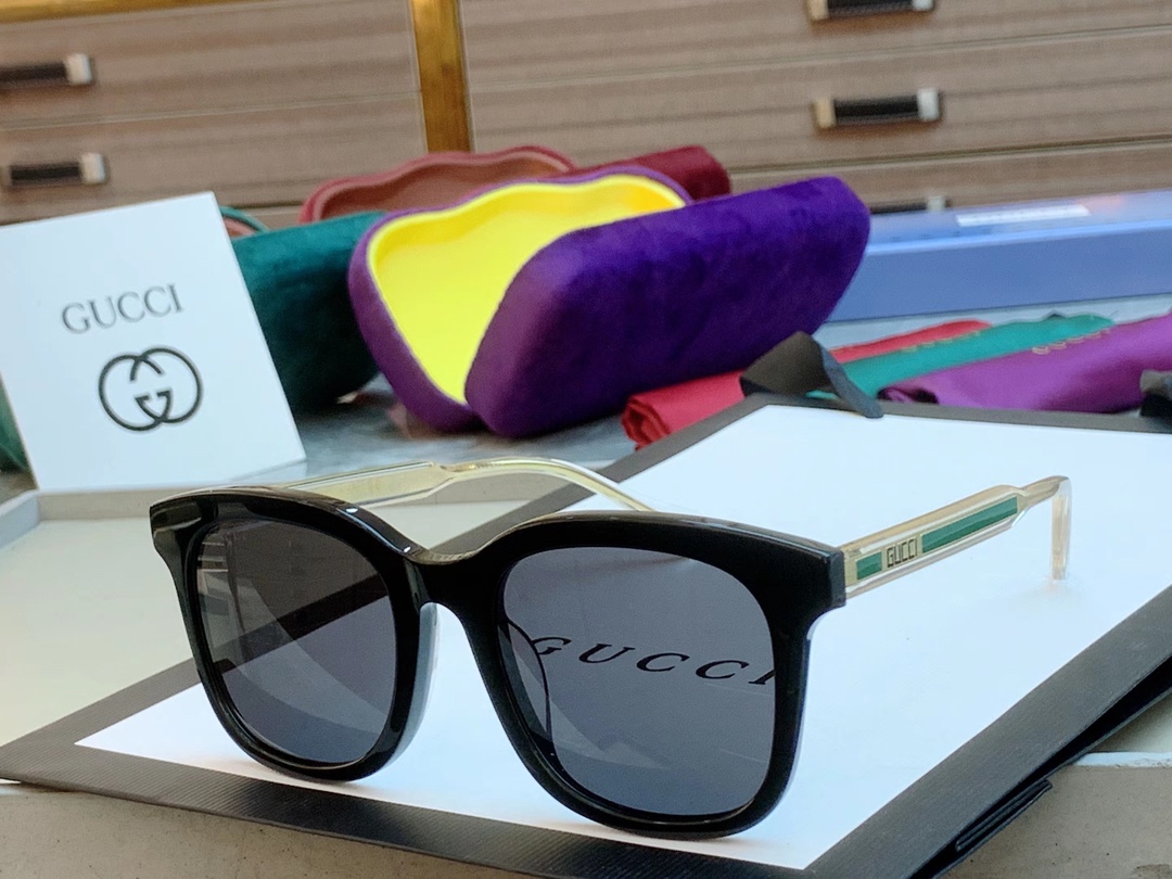 Sunglasses GUCCI GG0562S size:53��21-150 - vstockx