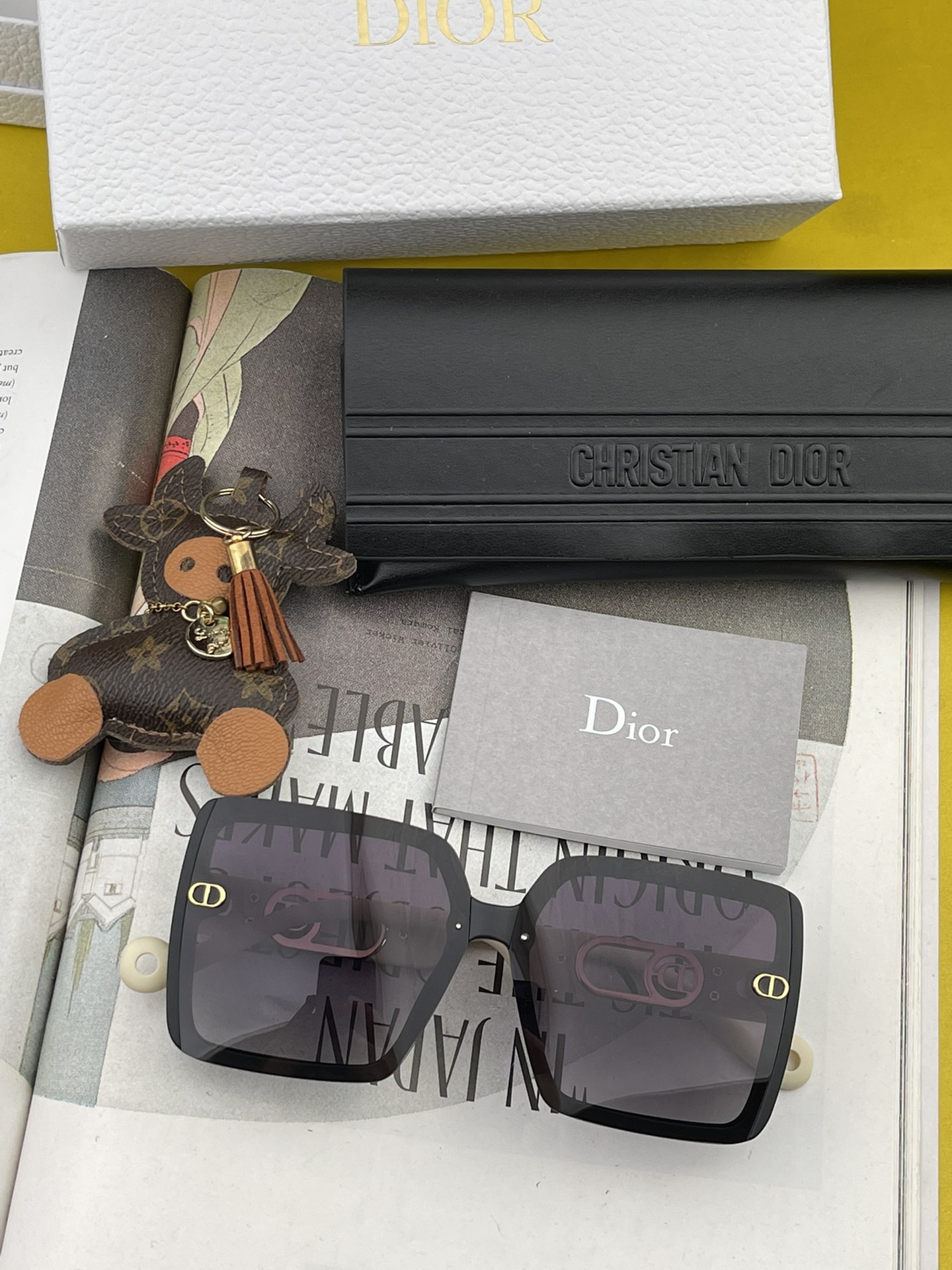 sunglasses Dior D8290 - vstockx