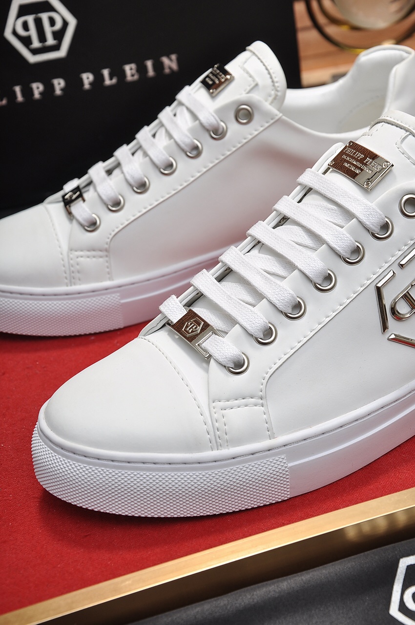 Philipp Plein Low Top Sneakers 28 - vstockx