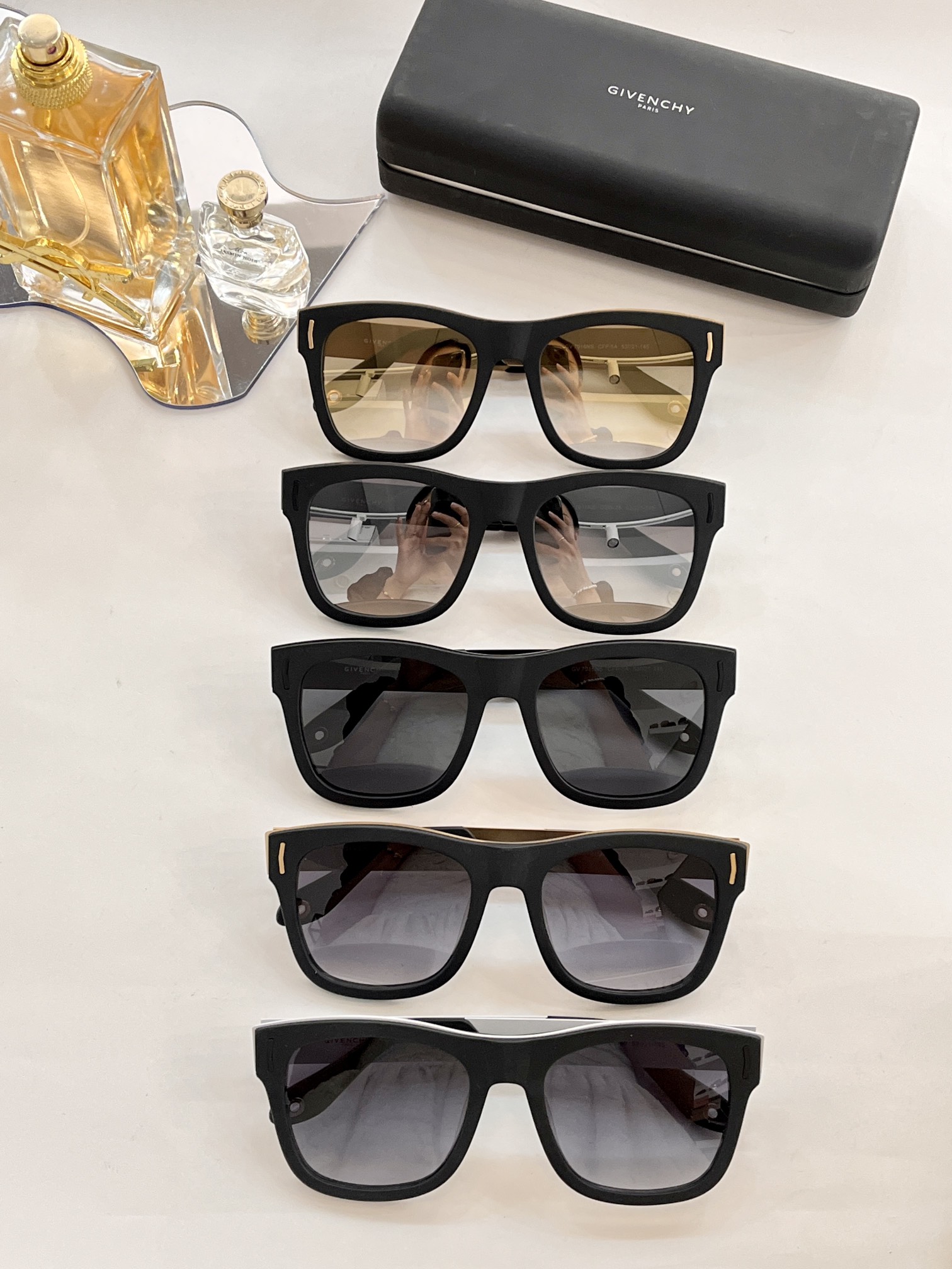 sunglasses Givenchy GV7016 Size:52-21-145 - vstockx