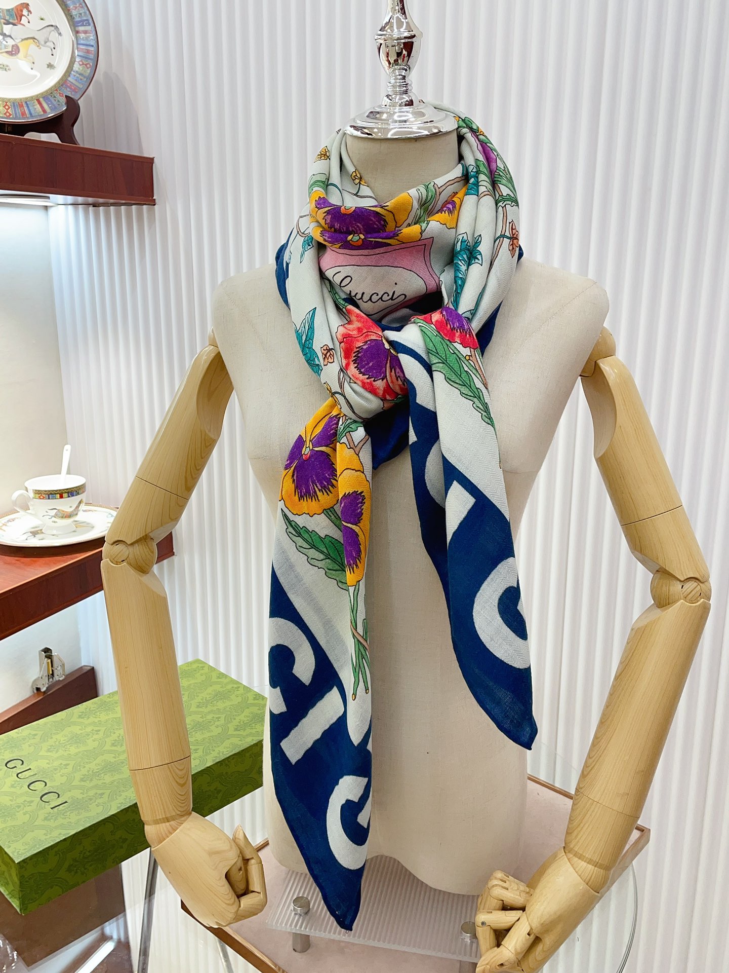 Streetwear Scarf GUCCI 328776 SIZE:90cm*90cm - vstockx