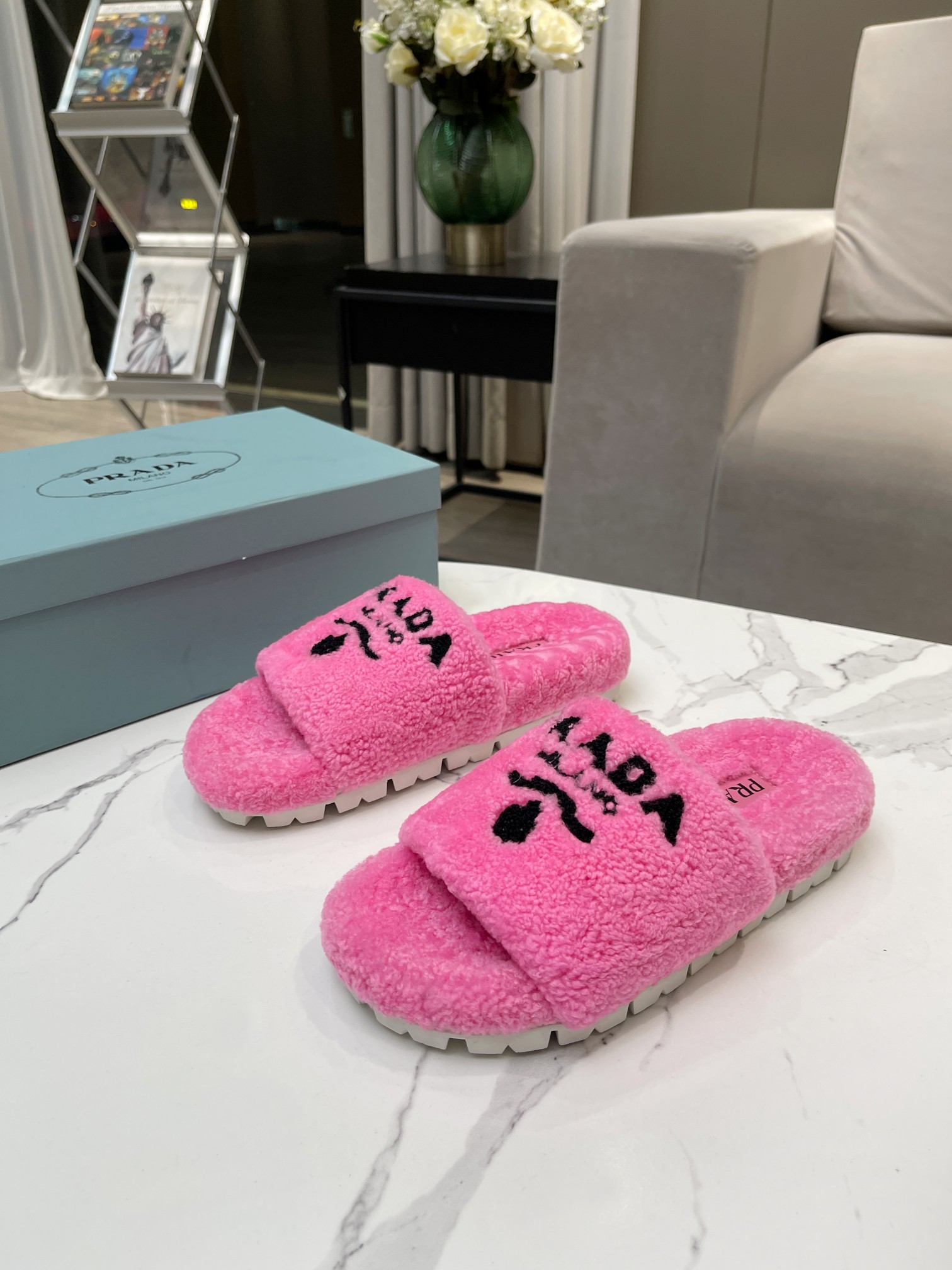 Prada Flat Sandals 6 - vstockx