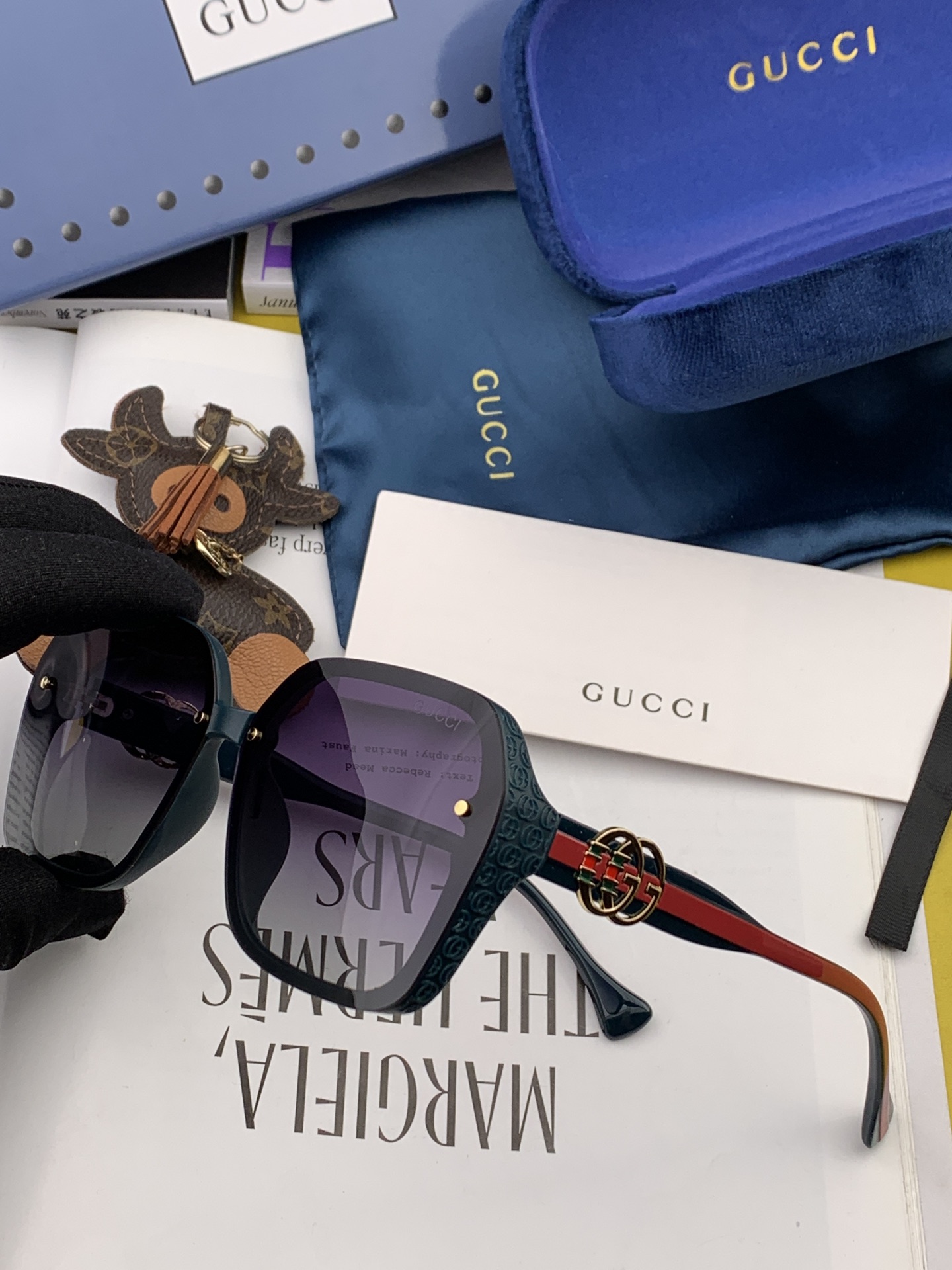 Sunglasses Gucci G7207 - vstockx