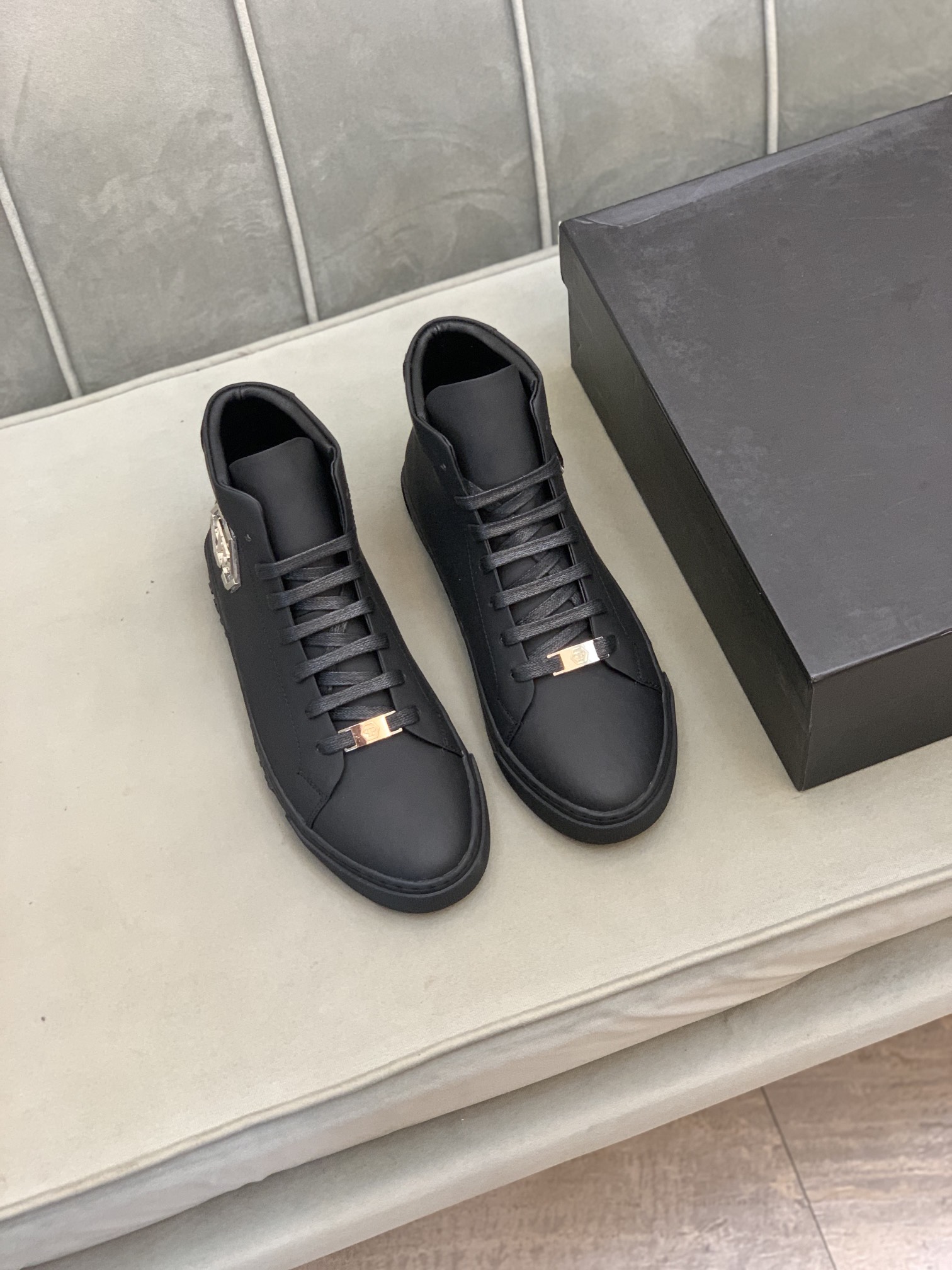 Philipp Plein High Top Sneakers 7 - vstockx