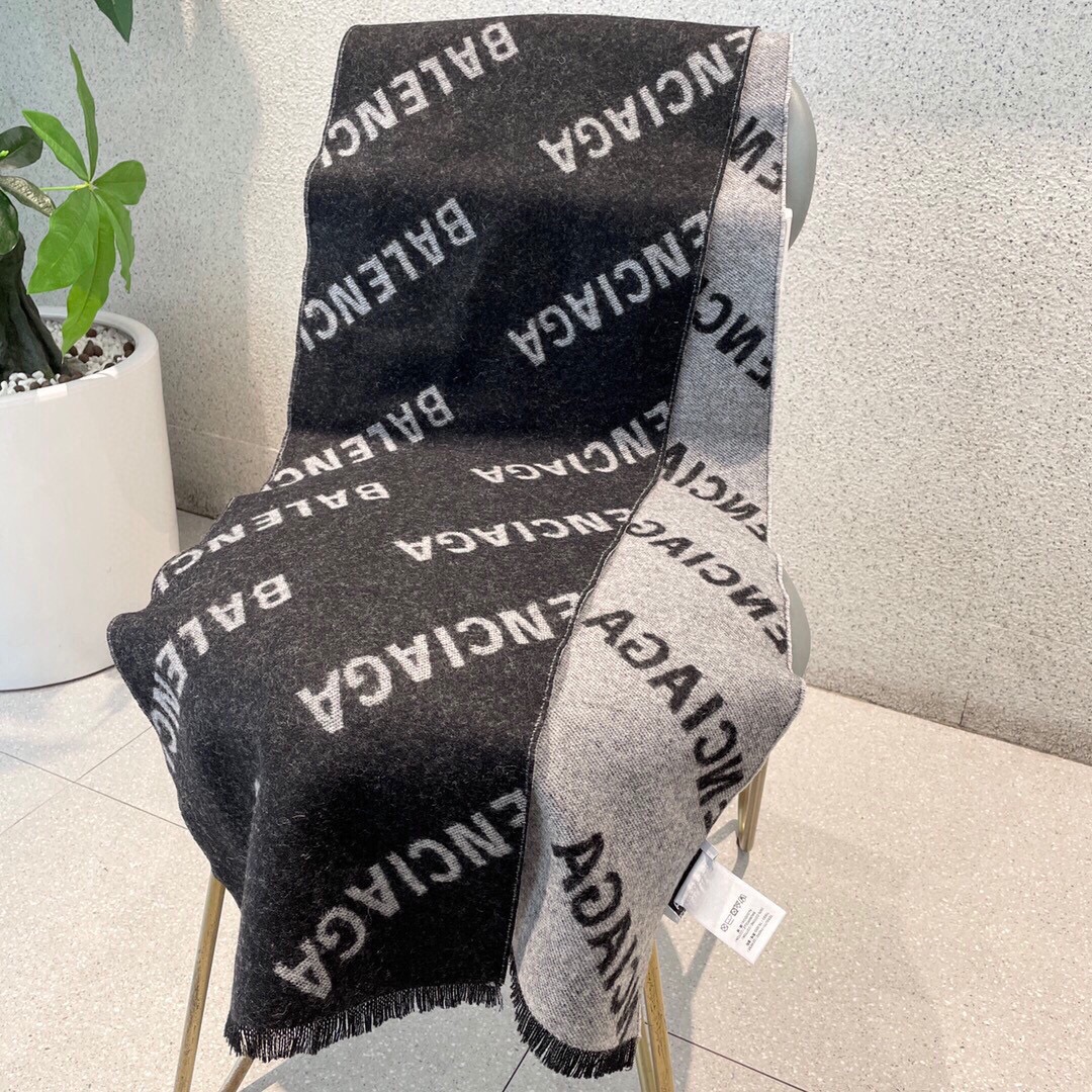 Streetwear Scarf BURBERRY 329064 size�?2*180cm - vstockx