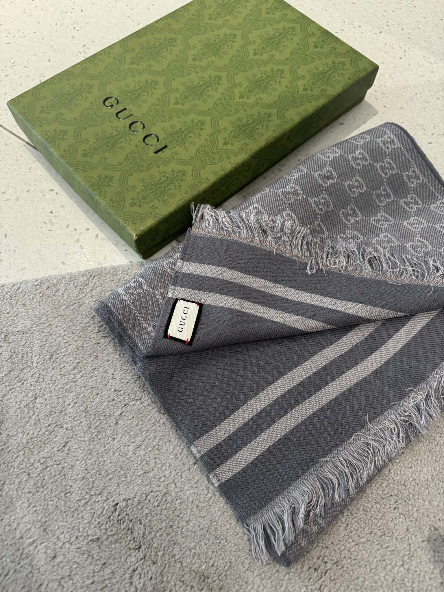 Streetwear Scarf GUCCI 328957 SIZE:55x190cm - vstockx