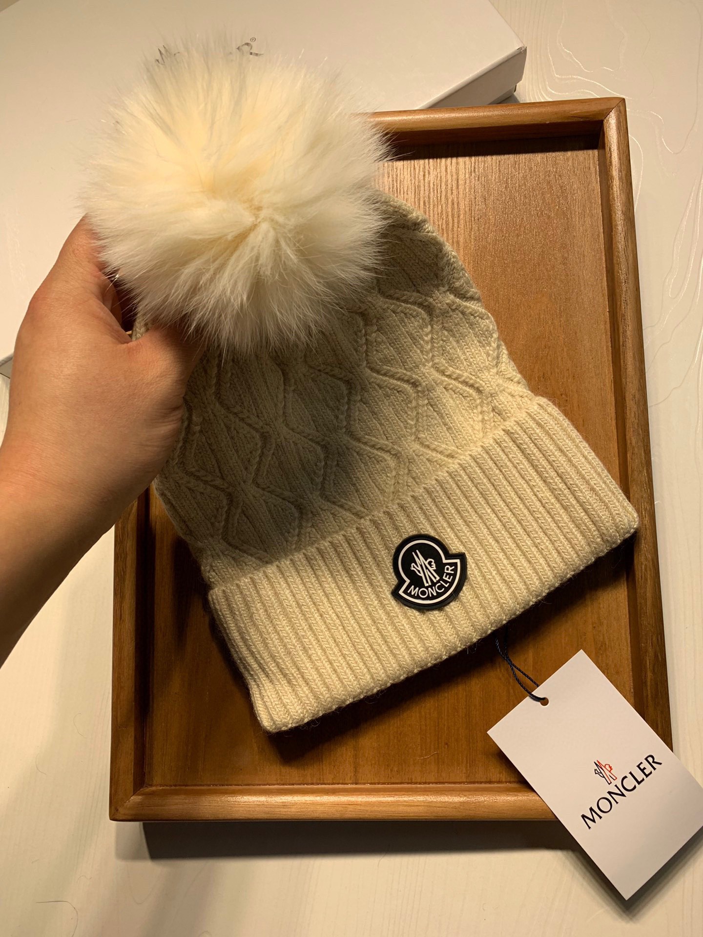 Hat Moncler 4 - vstockx