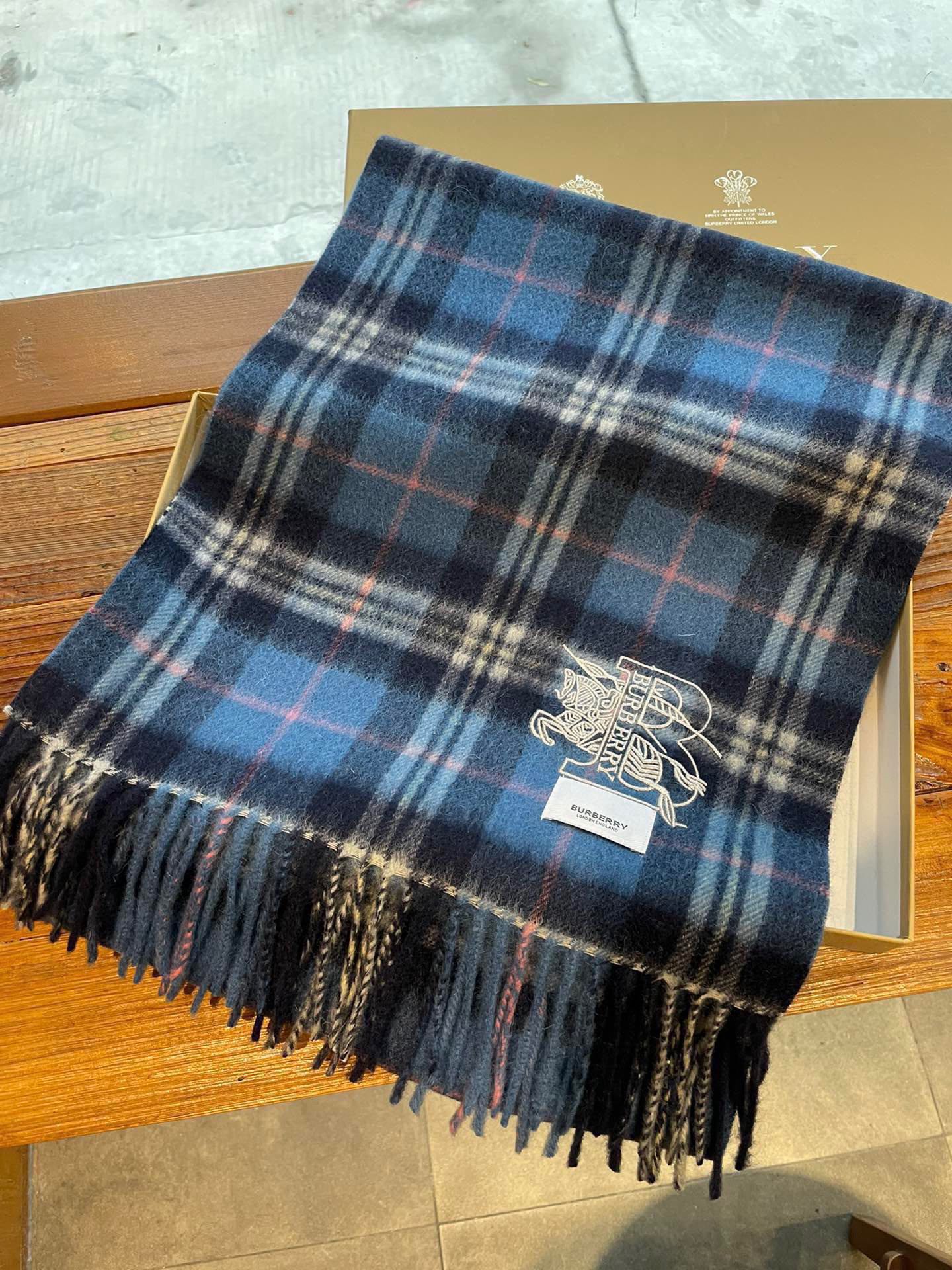 Streetwear Scarf Burberry 329086 size:180*35cm - vstockx