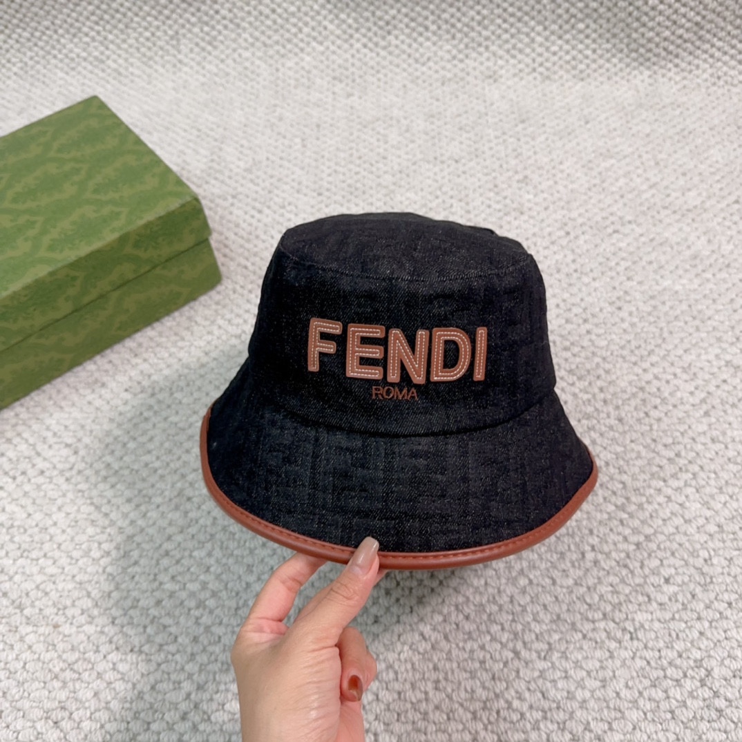 Streetwear Hat Fendi 329337 - vstockx