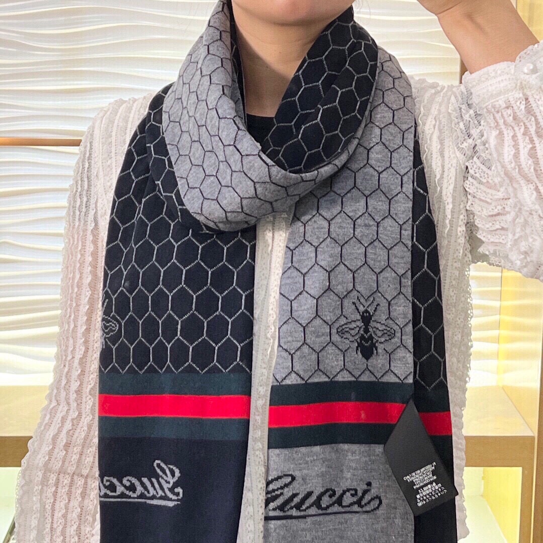 Streetwear Scarf GUCCI 329069 size:32*180cm - vstockx