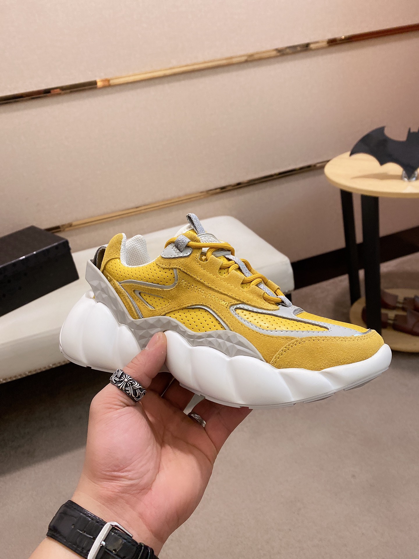 MCM Low Top Logo Lace-up Sneakers 10 - vstockx