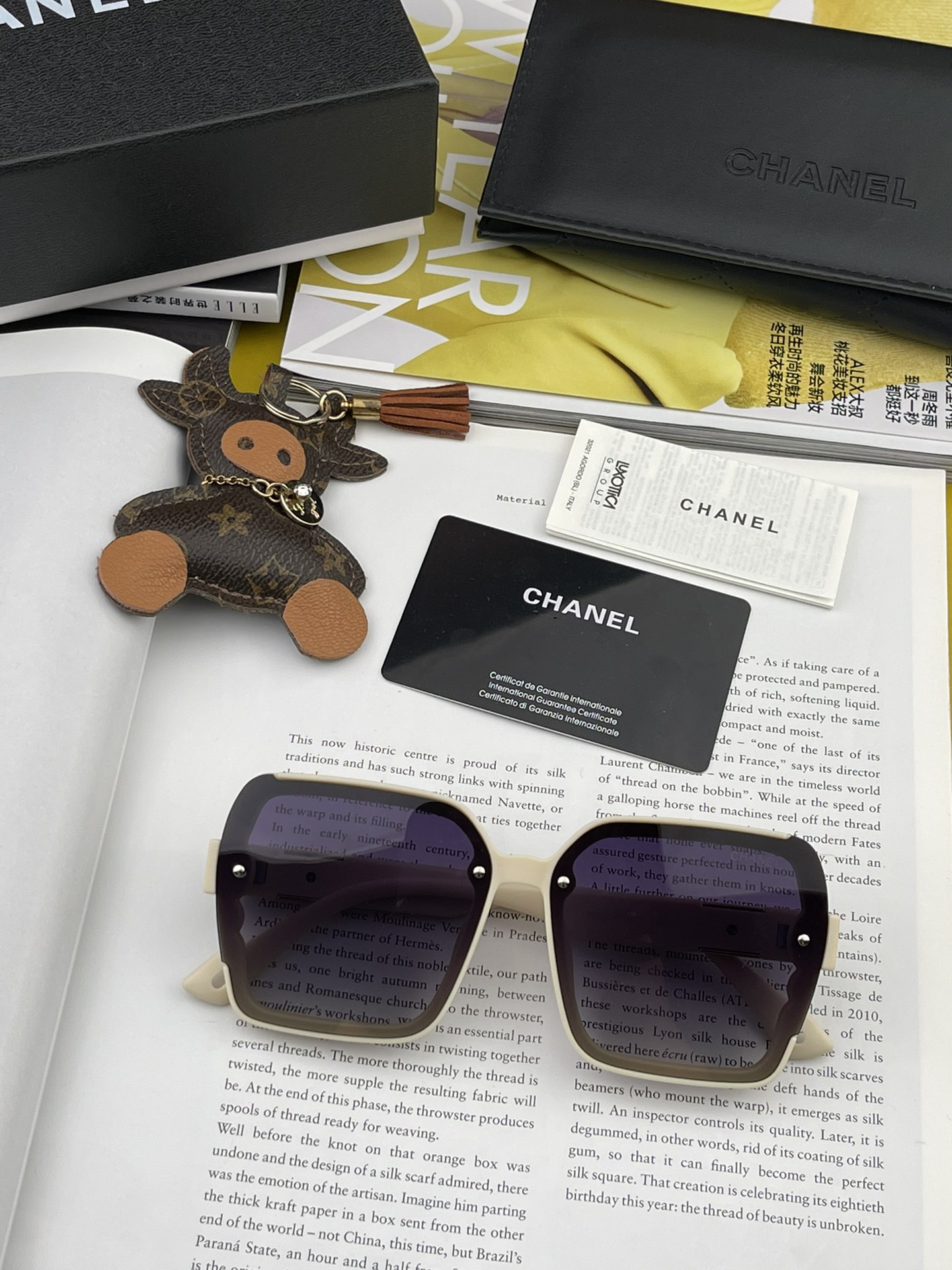 Sunglasses Chanel CH1855 - vstockx