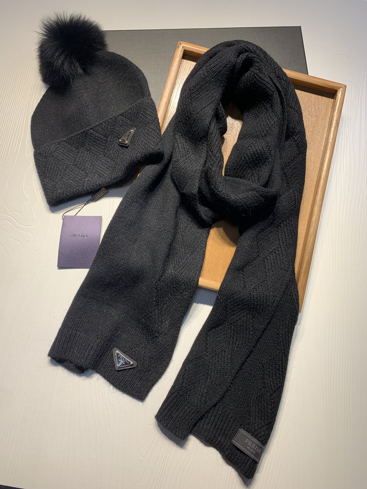 Hat & Scarf Prada 3 - vstockx