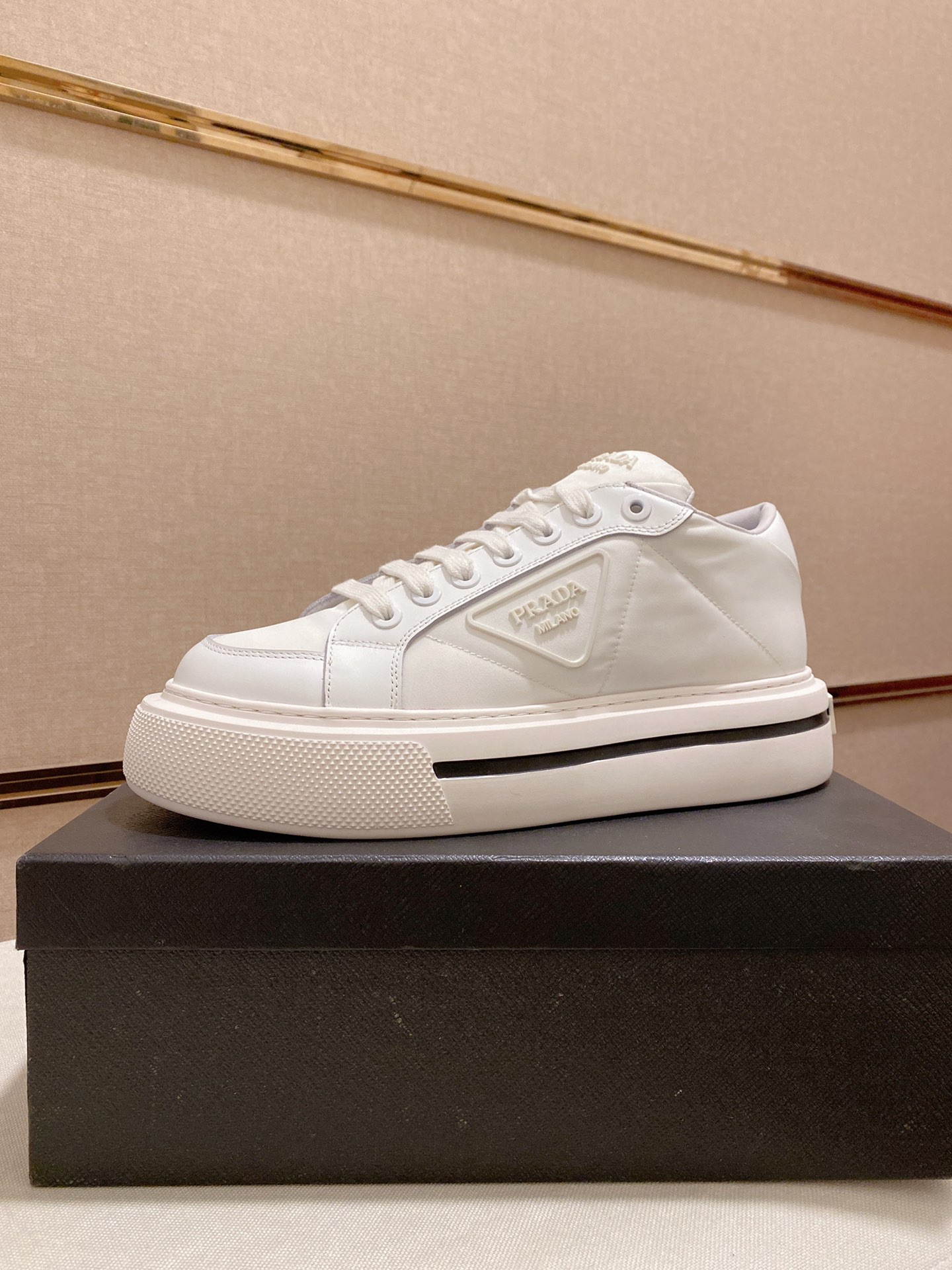 Prada Low Top sneaker 11 - vstockx