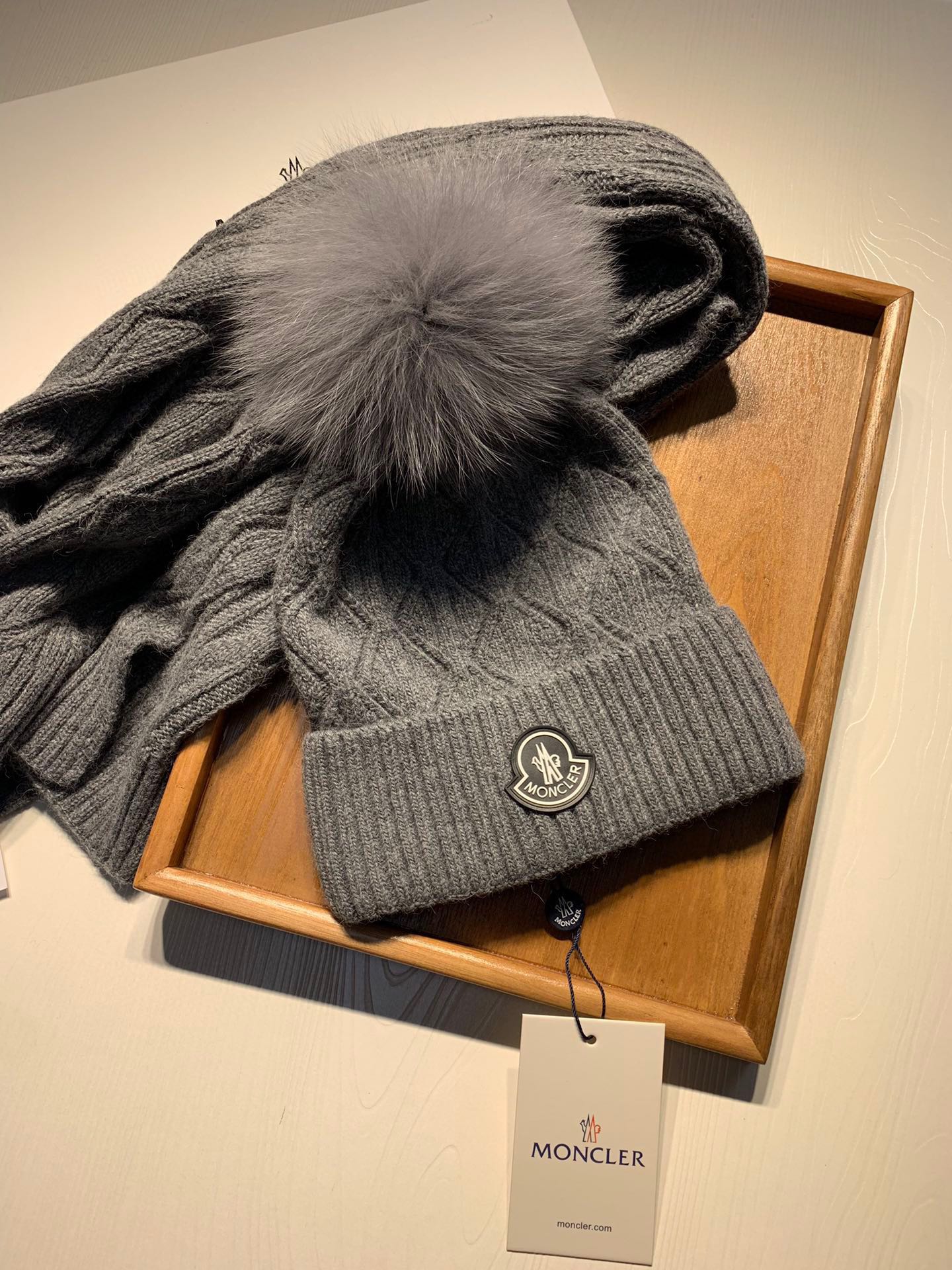 Hat & Scarf Moncler 1 - vstockx