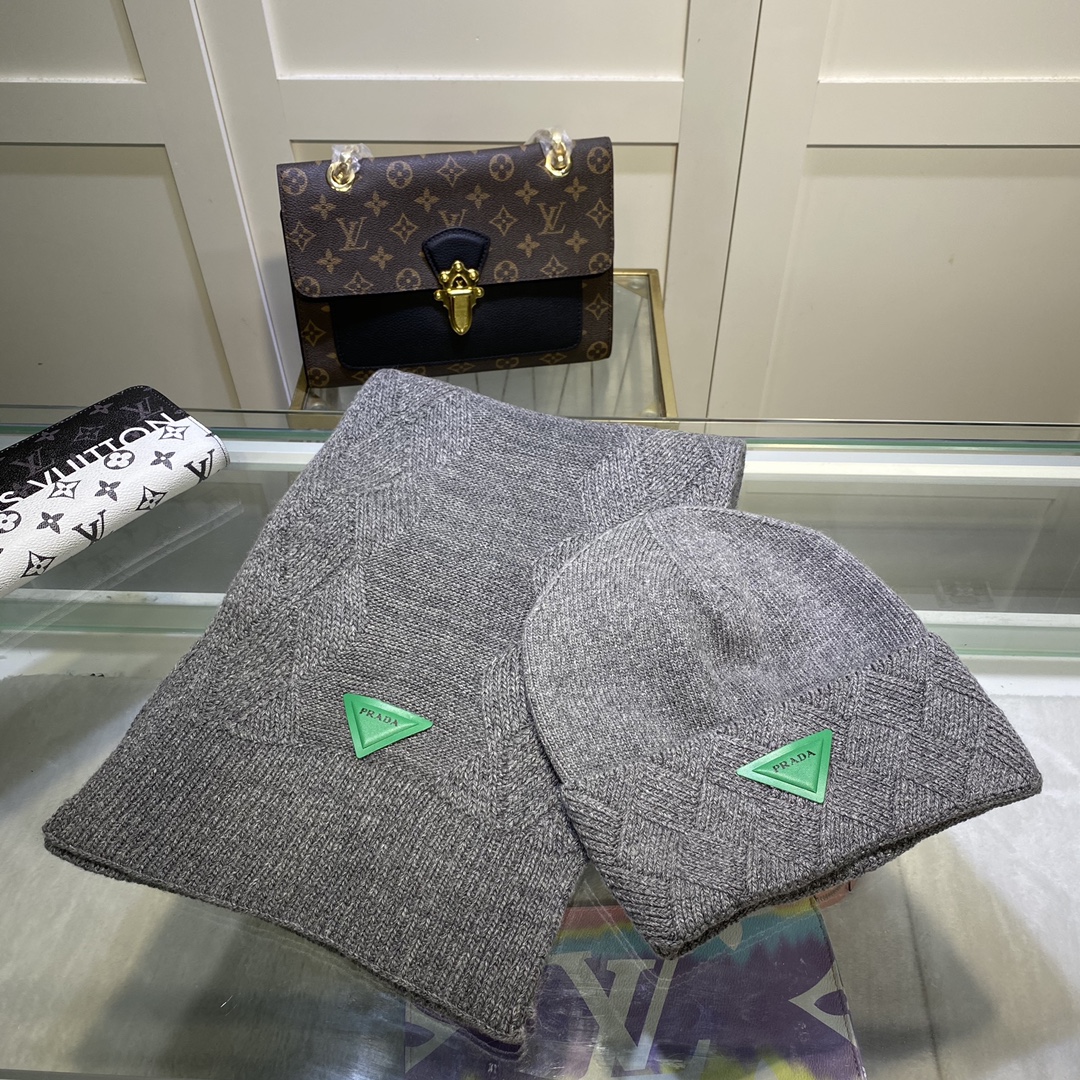 Hat & Scarf Prada 1 - vstockx