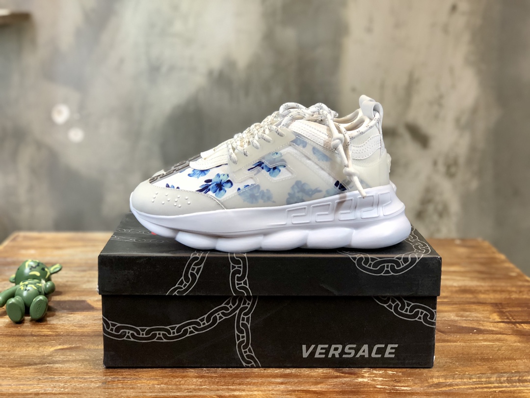 Versace Chain Reaction Sneaker 6 - vstockx