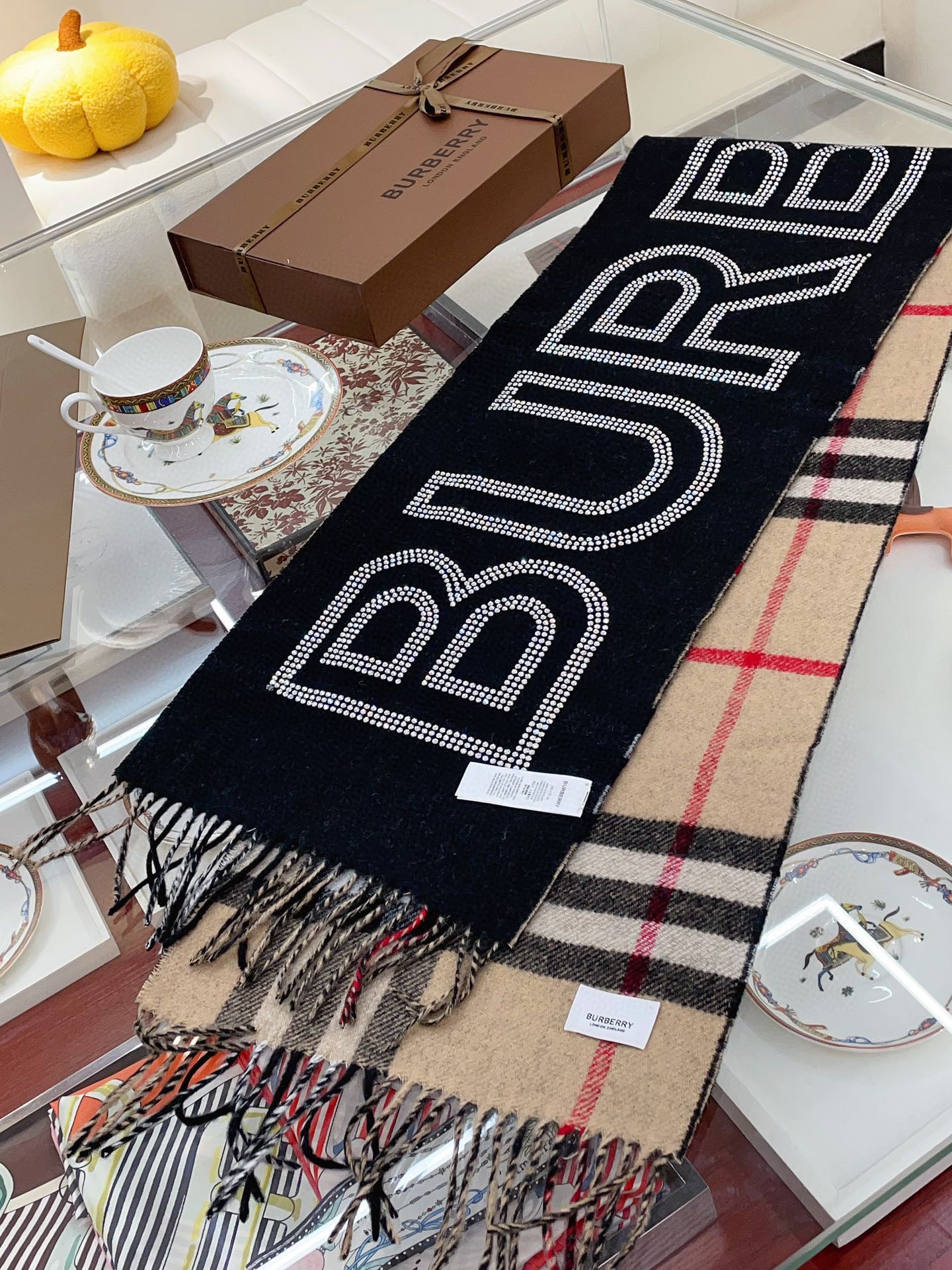 Streetwear Scarf Burberry 328860 SIZE:30*200cm - vstockx