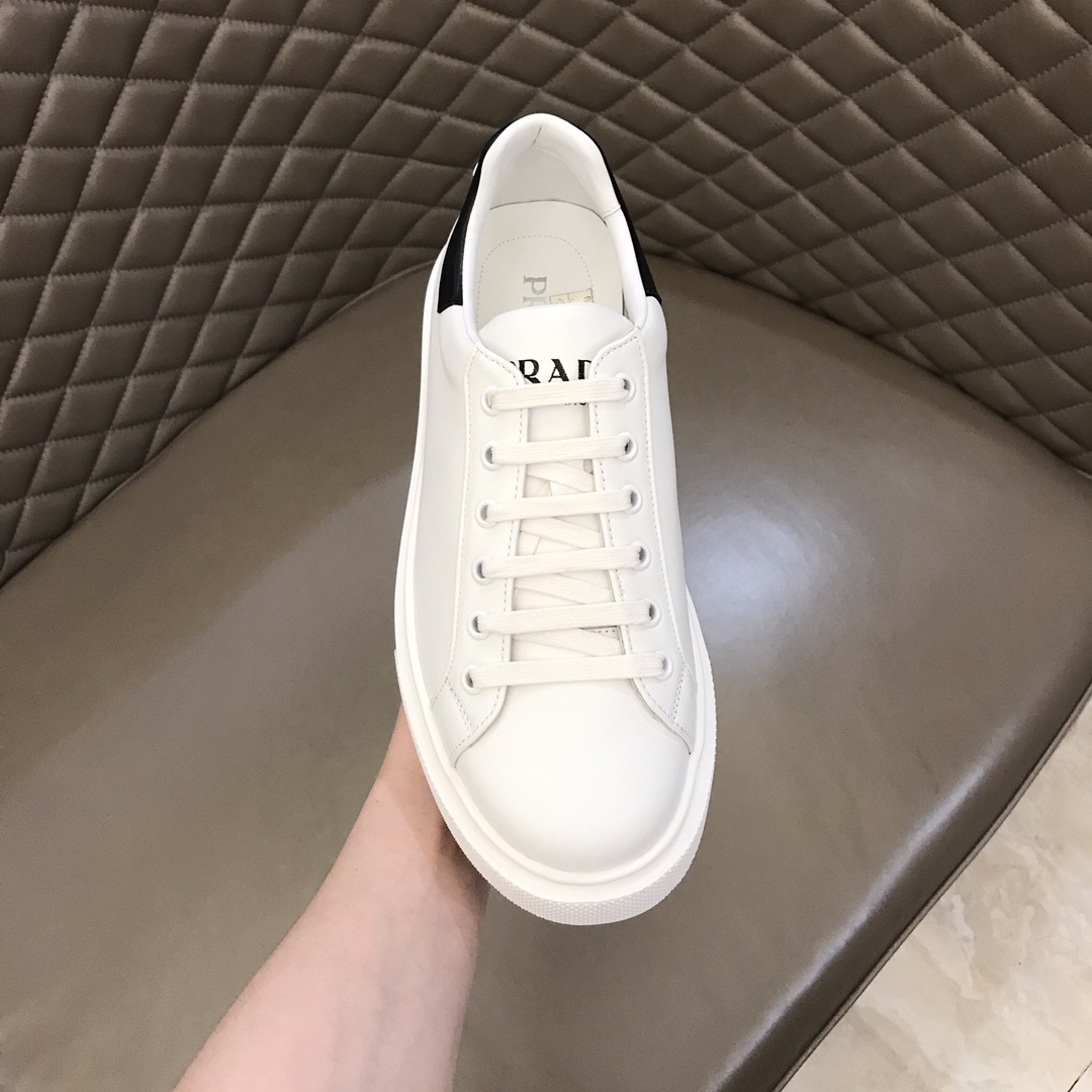 Prada Low Top sneaker 33 - vstockx