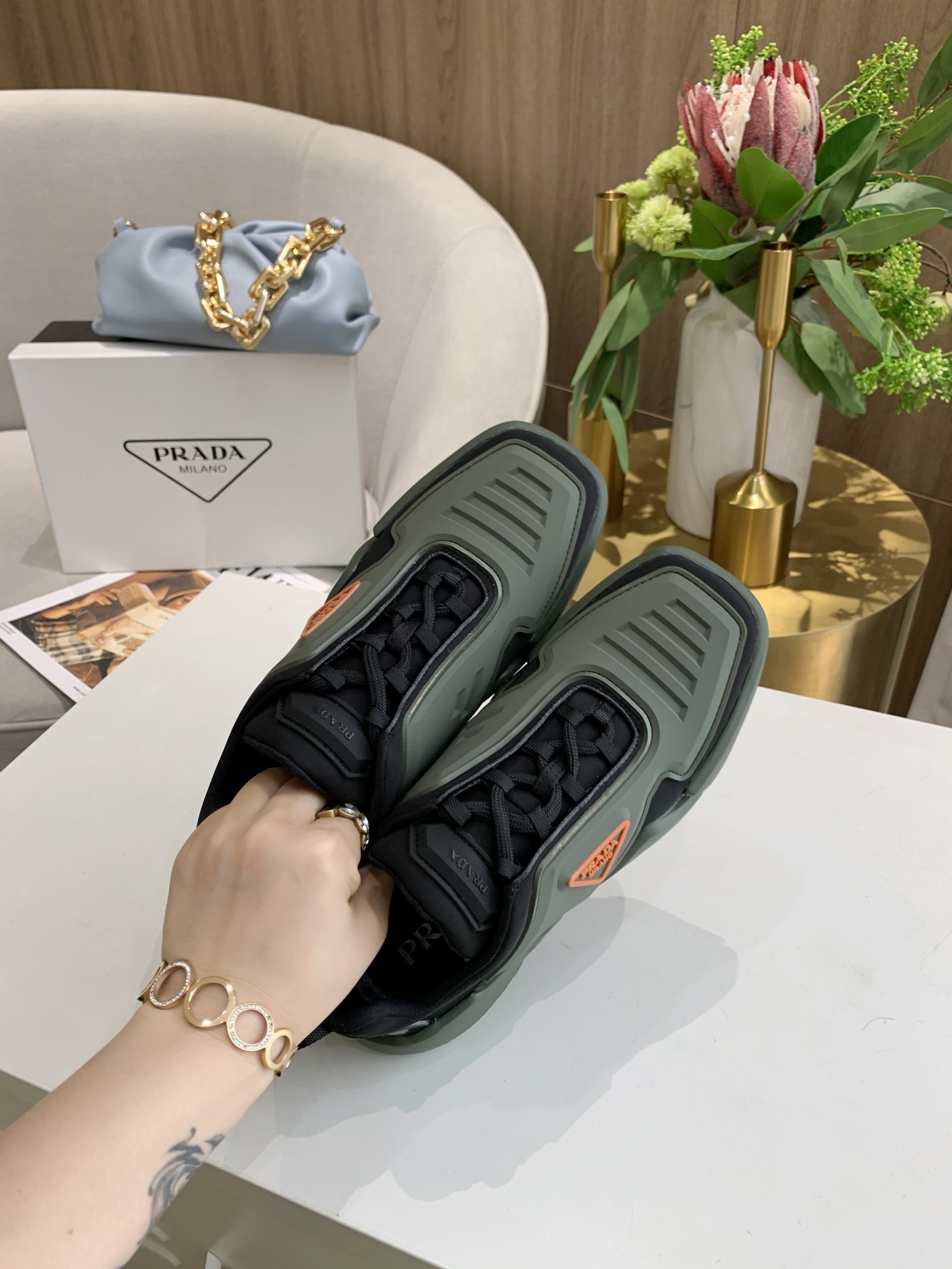 Prada Low Top sneaker 41 - vstockx