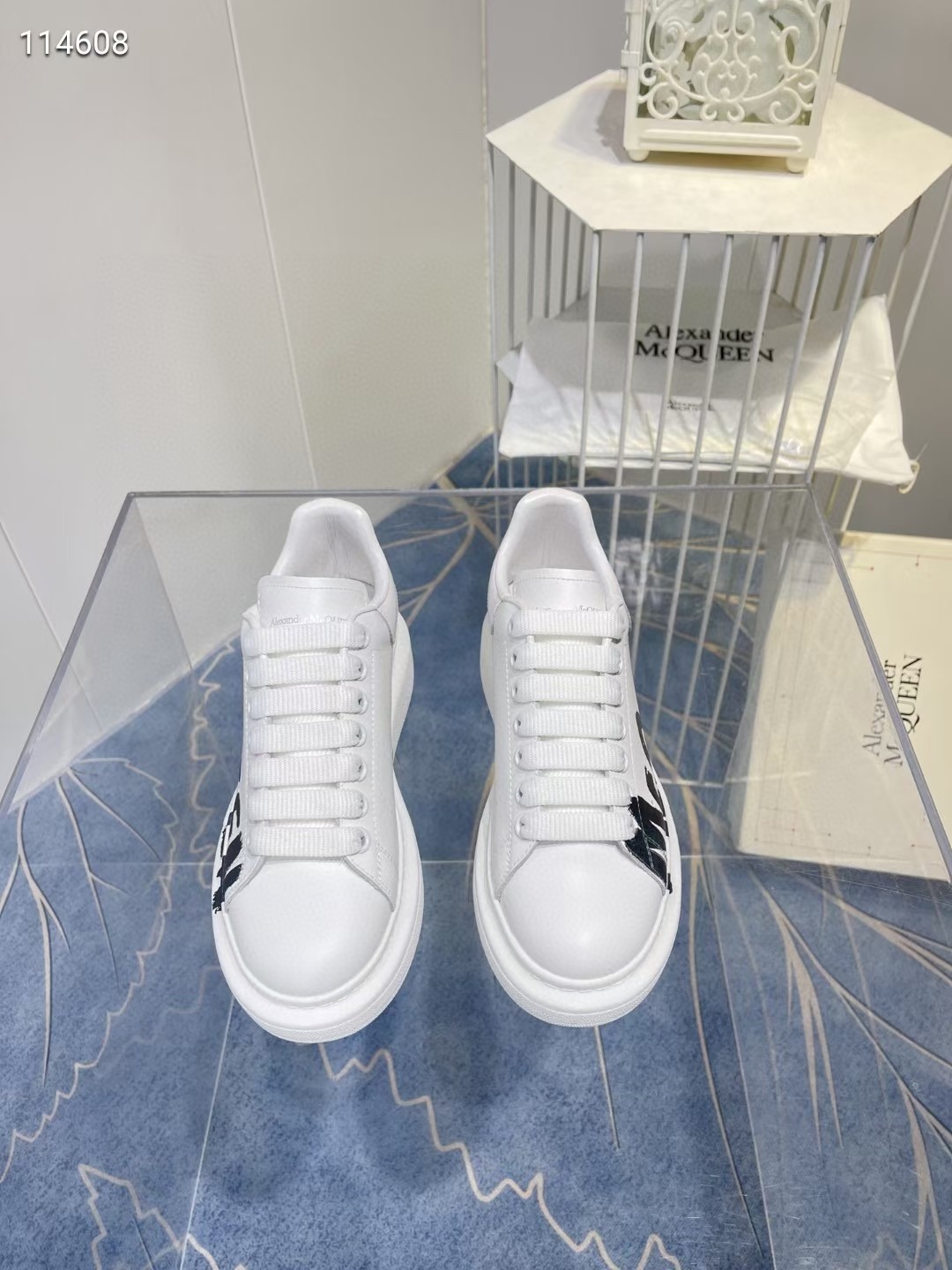 Alexander McQueen Oversized Graffiti White Black - vstockx