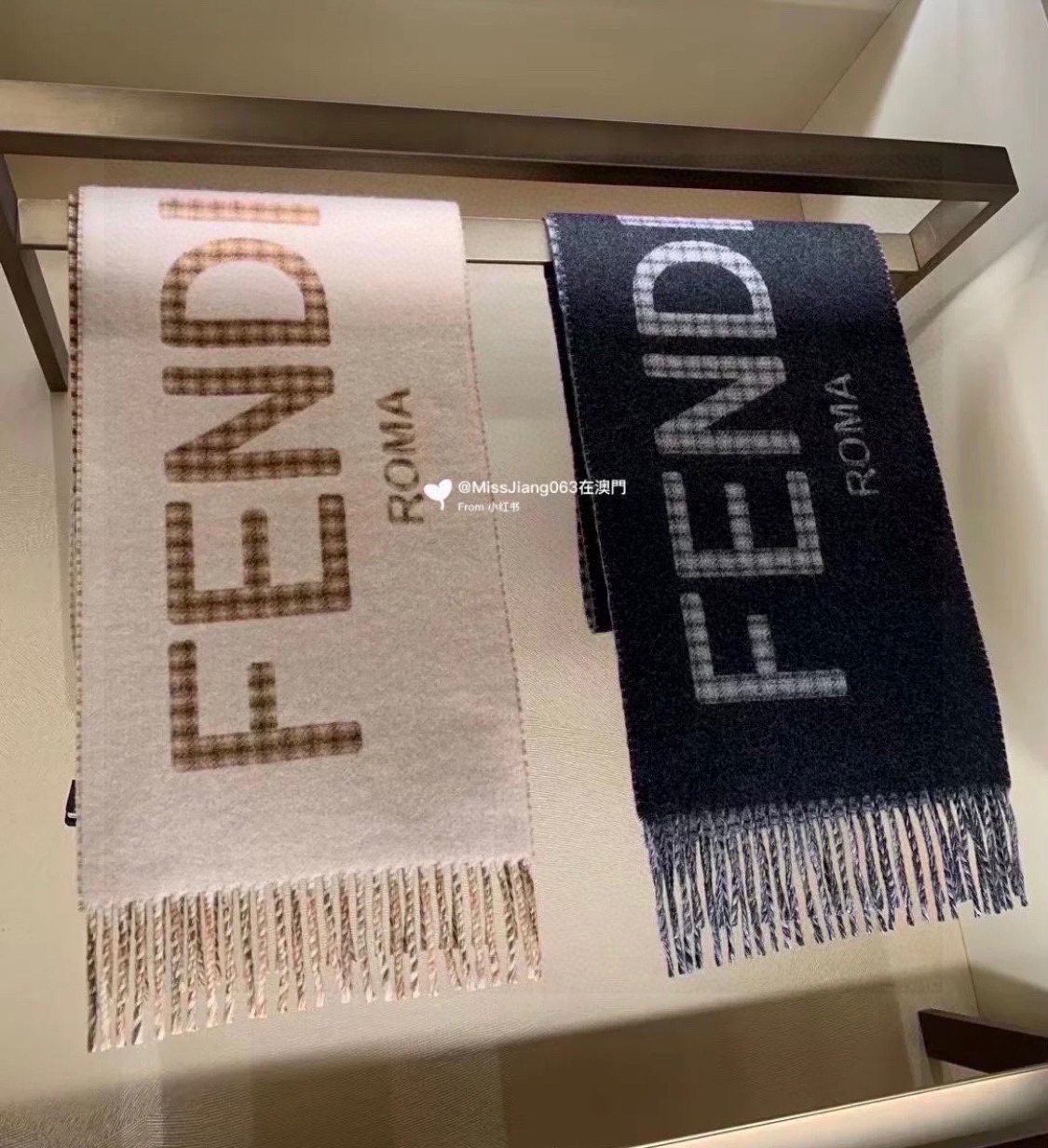 Streetwear Scarf FENDI 328929 SIZE:30*180cm - vstockx