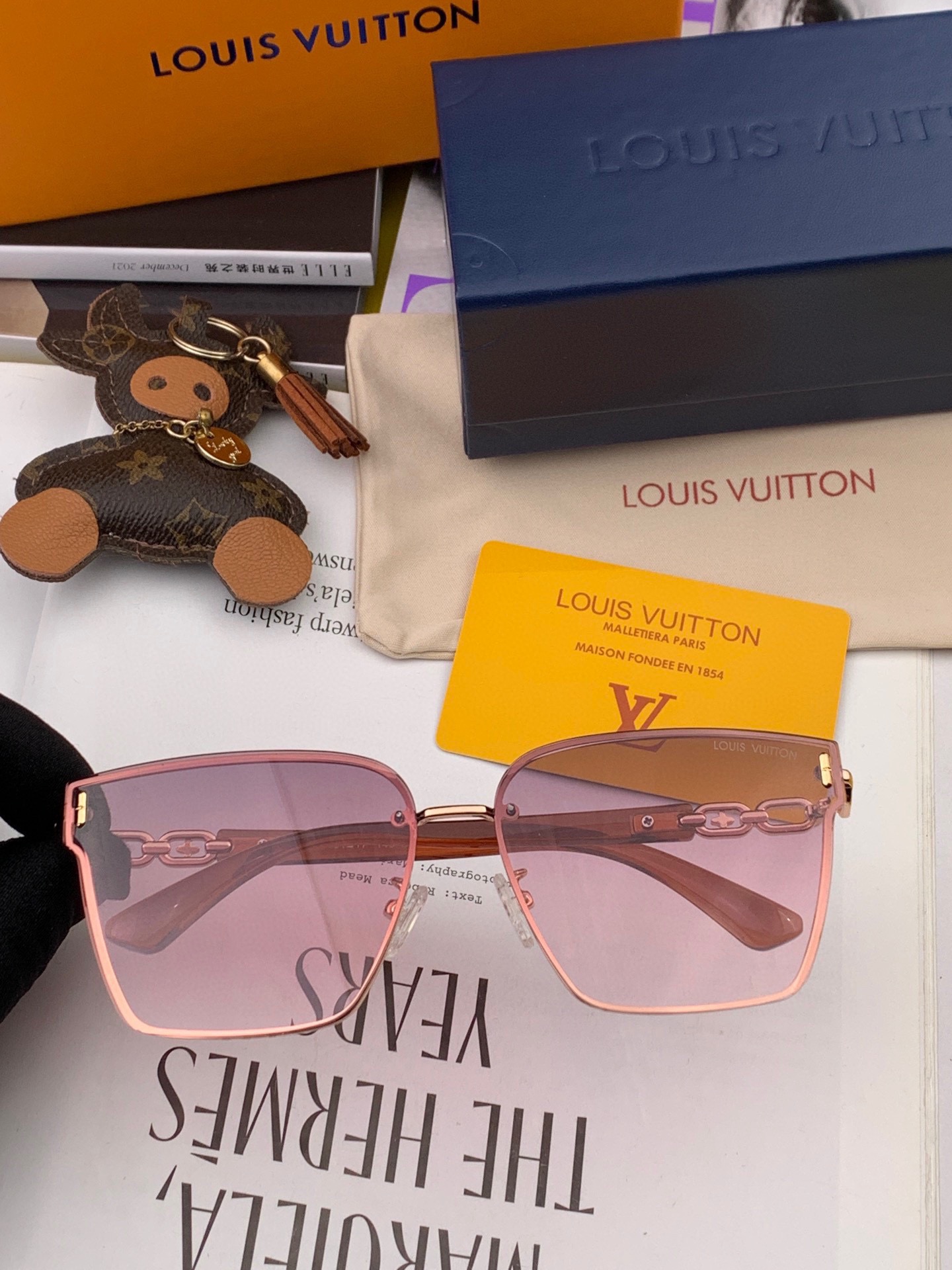 Sunglasses Louis Vuitton L8362 - vstockx