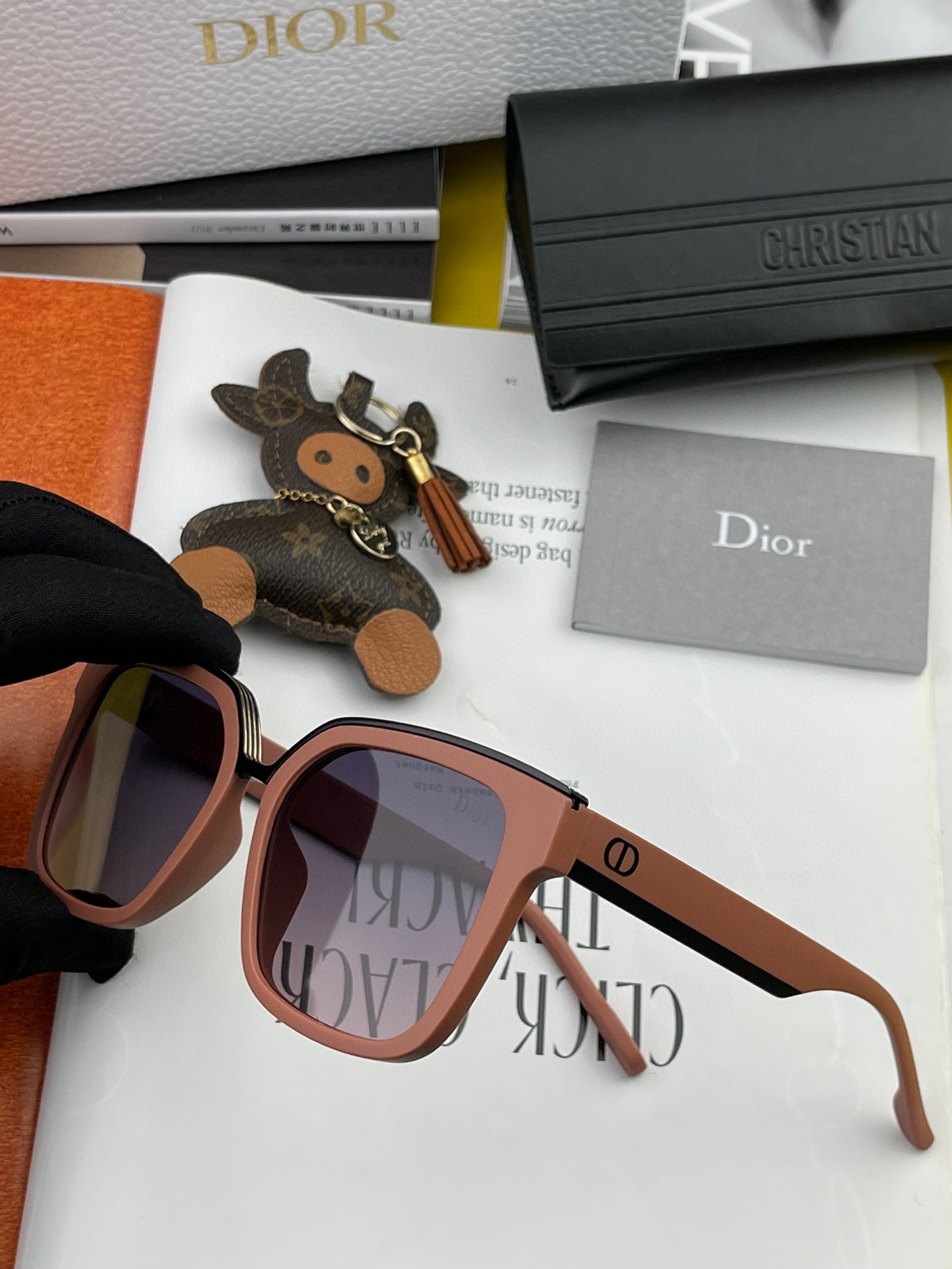 sunglasses Dior CD1611 - vstockx
