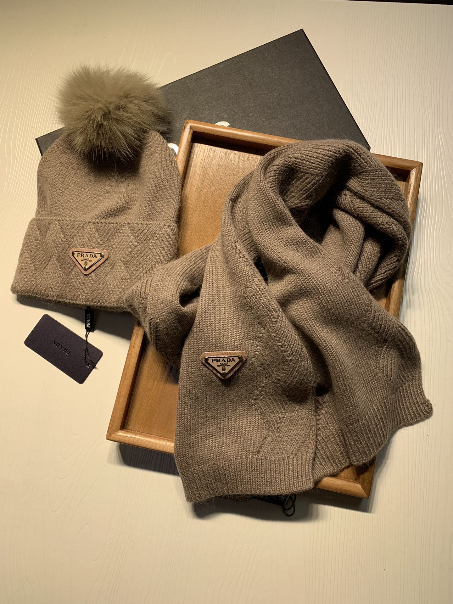 Hat & Scarf Prada 2 - vstockx