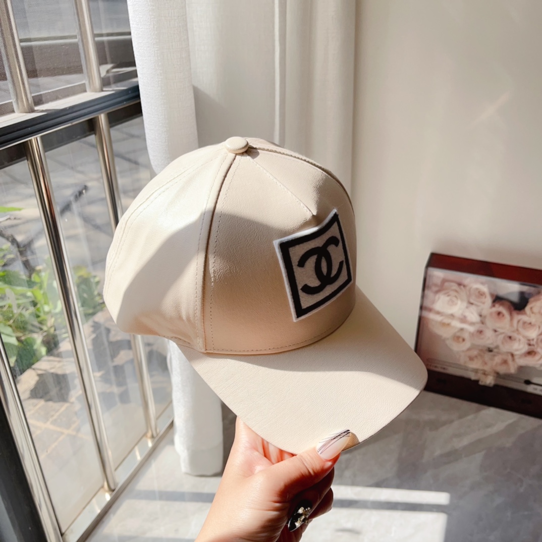 Streetwear Hat Chanel 329375 - vstockx