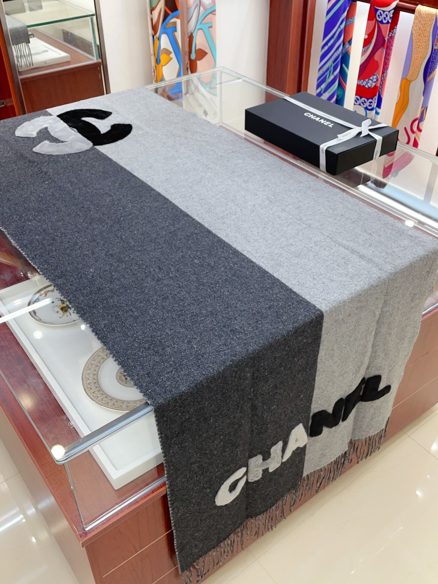 Streetwear Scarf CHANEL 328786 SIZE�?0*200cm - vstockx