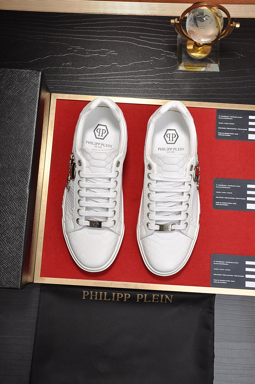 Philipp Plein Low Top Sneakers 19 - vstockx