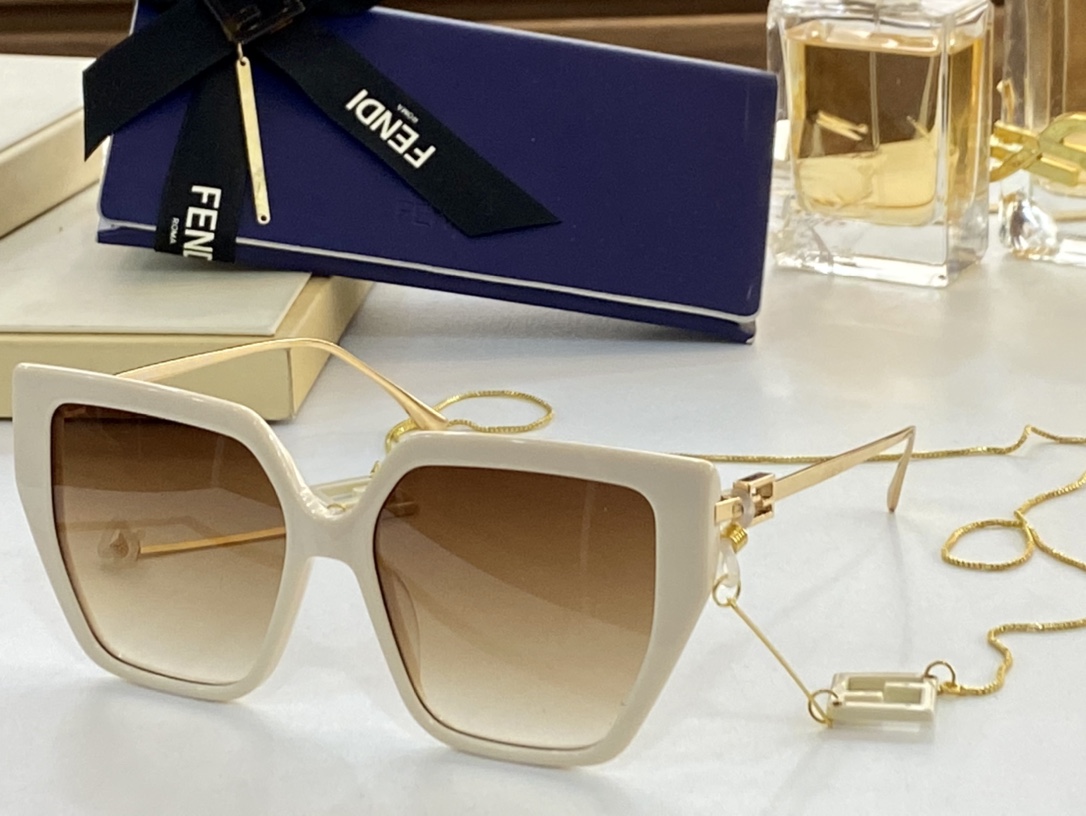 Sunglasses Fendi FF40012 size:55��18-145 - vstockx