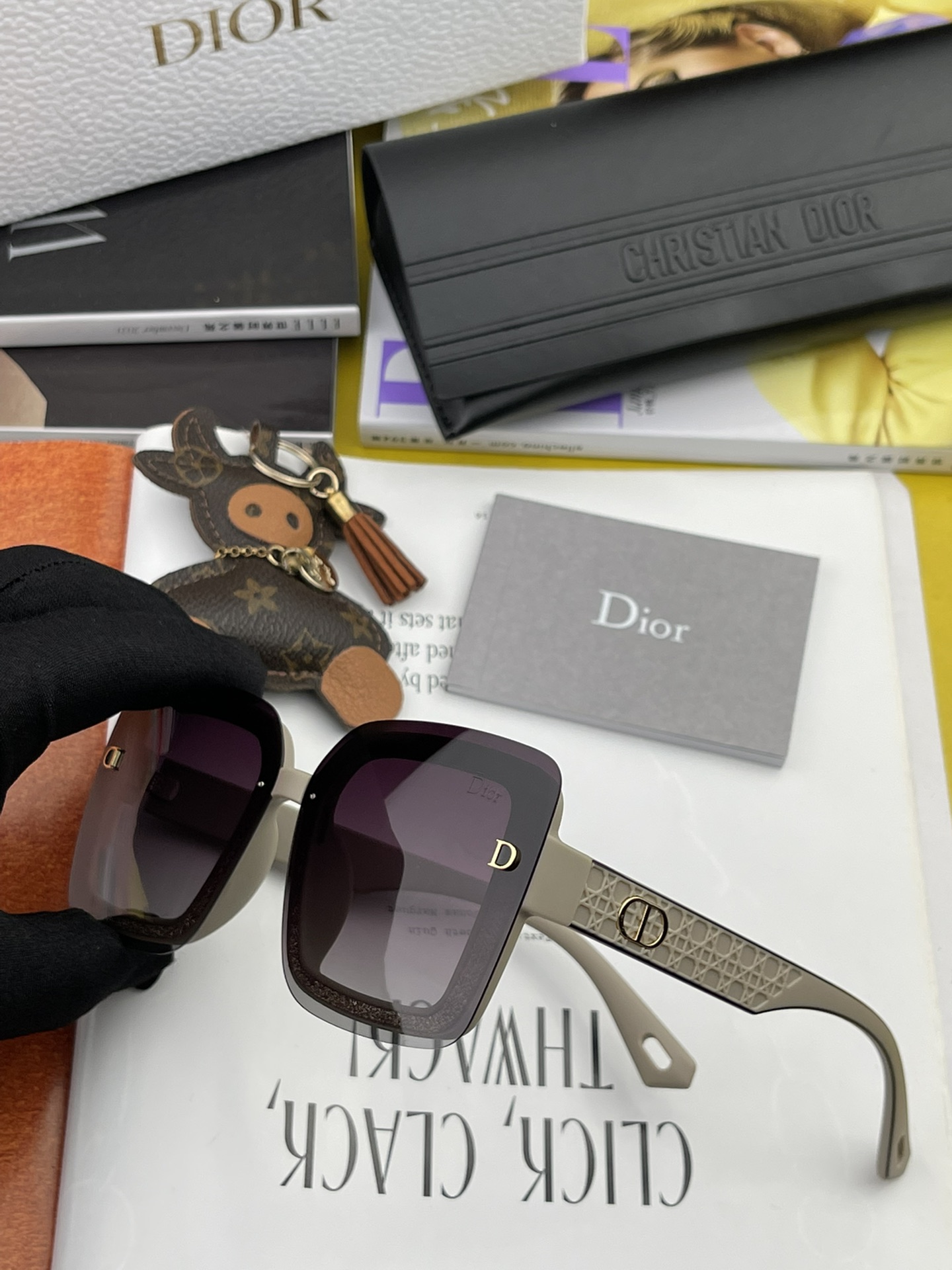 sunglasses Dior CD7029 - vstockx