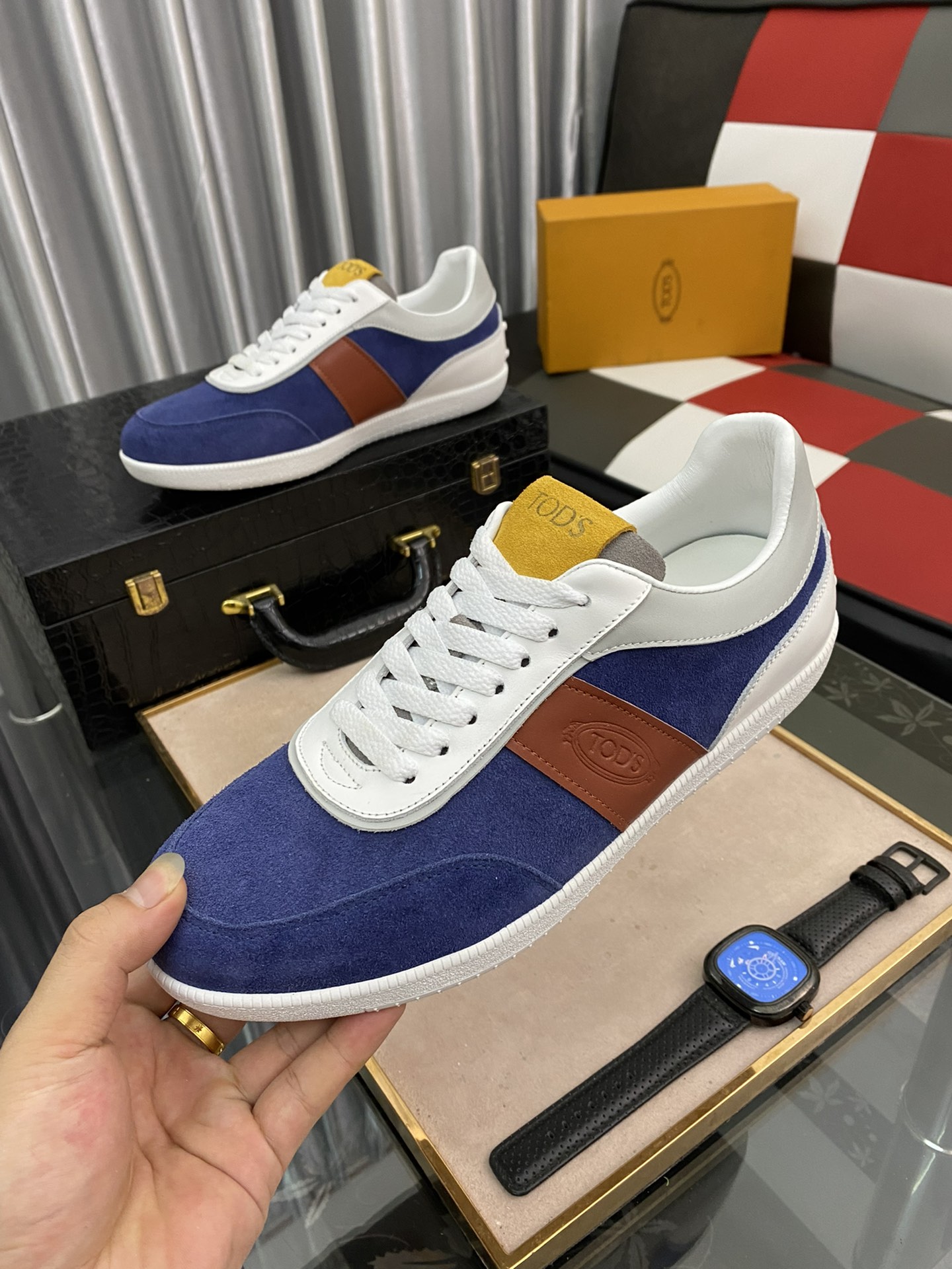 TOD'S Tabs Sneaker 3 - vstockx