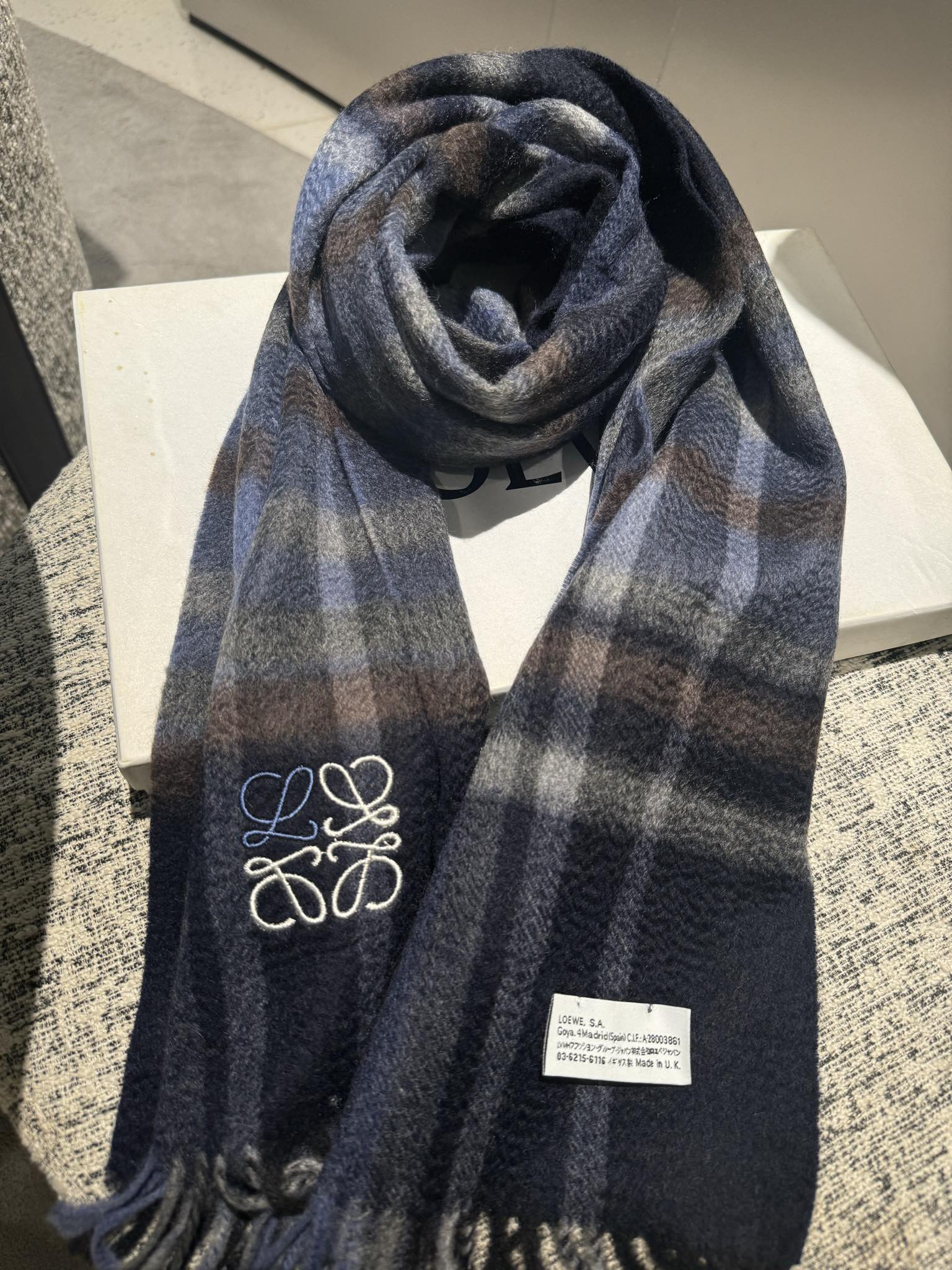 Streetwear Scarf Loewe 328962 SIZE:40*180cm - vstockx