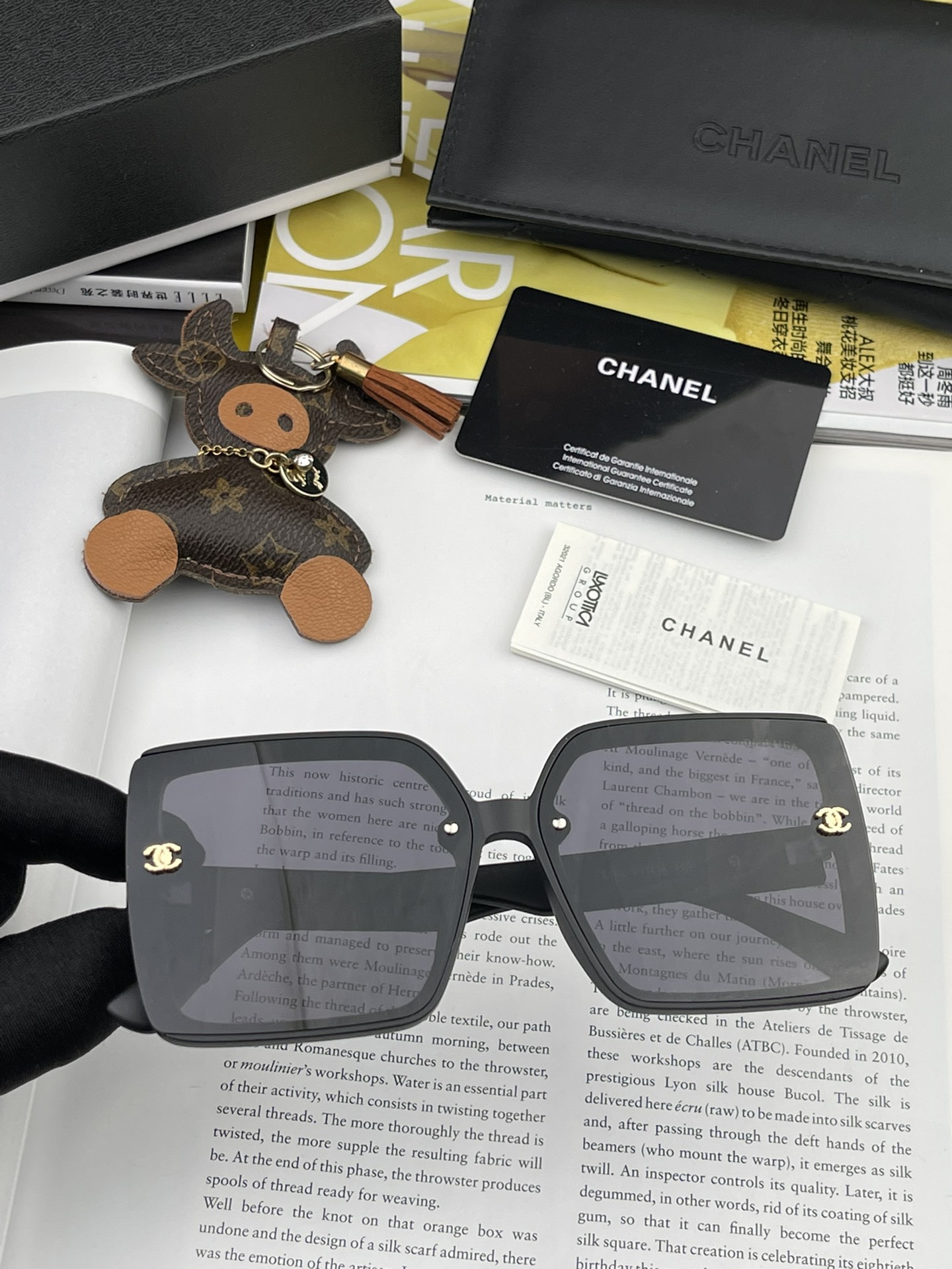 Sunglasses Chanel CH1825 - vstockx