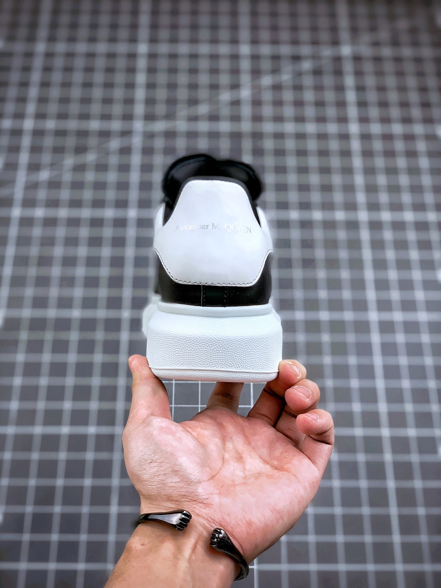 Alexander McQueen Oversized Black White - vstockx