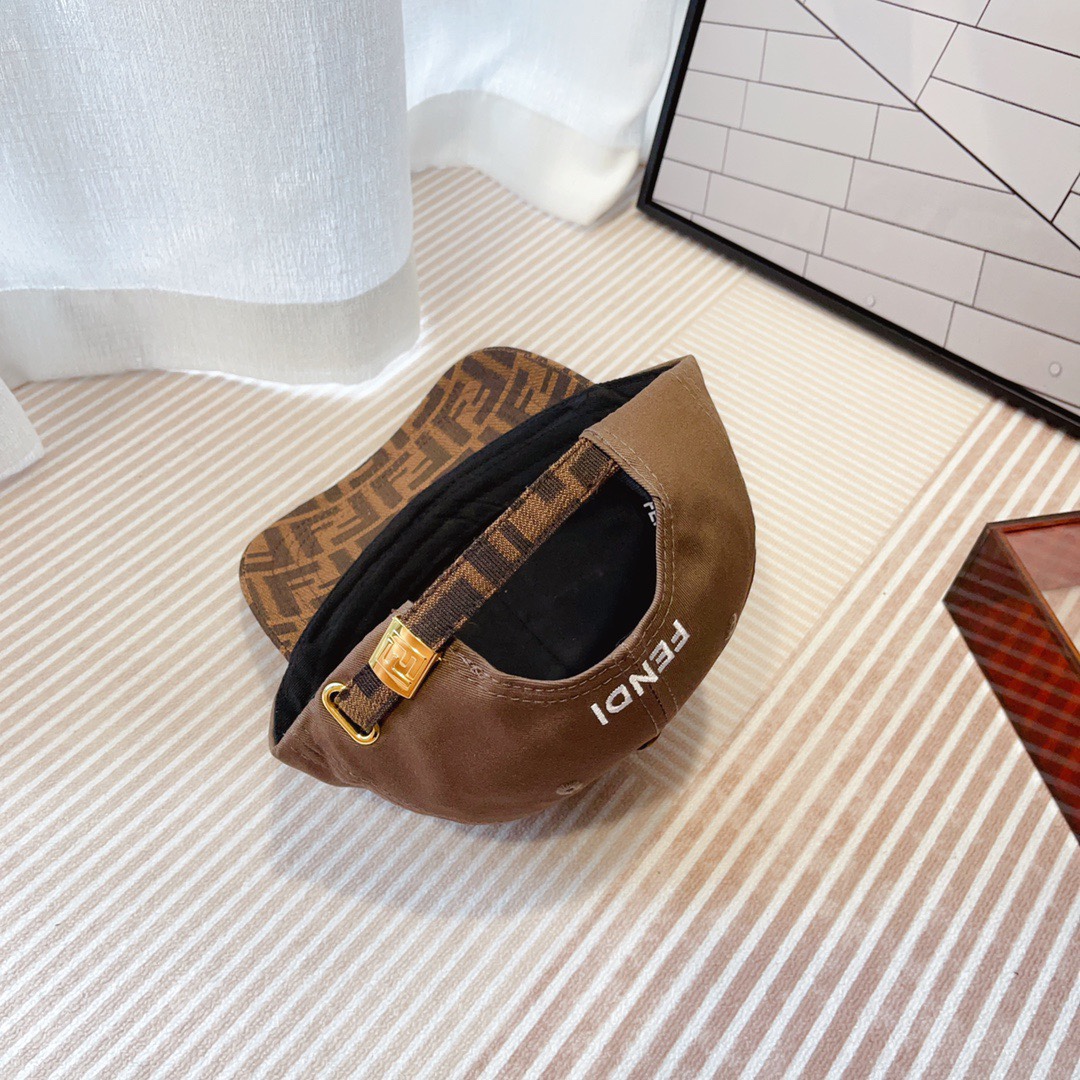 Streetwear Hat Fendi 328925 - vstockx