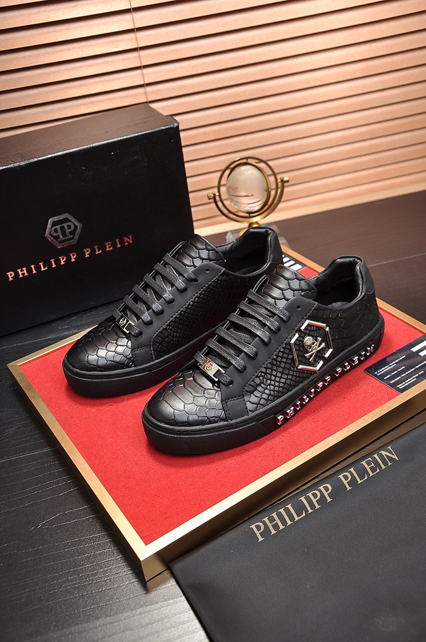 Philipp Plein Low Top Sneakers 16 - vstockx