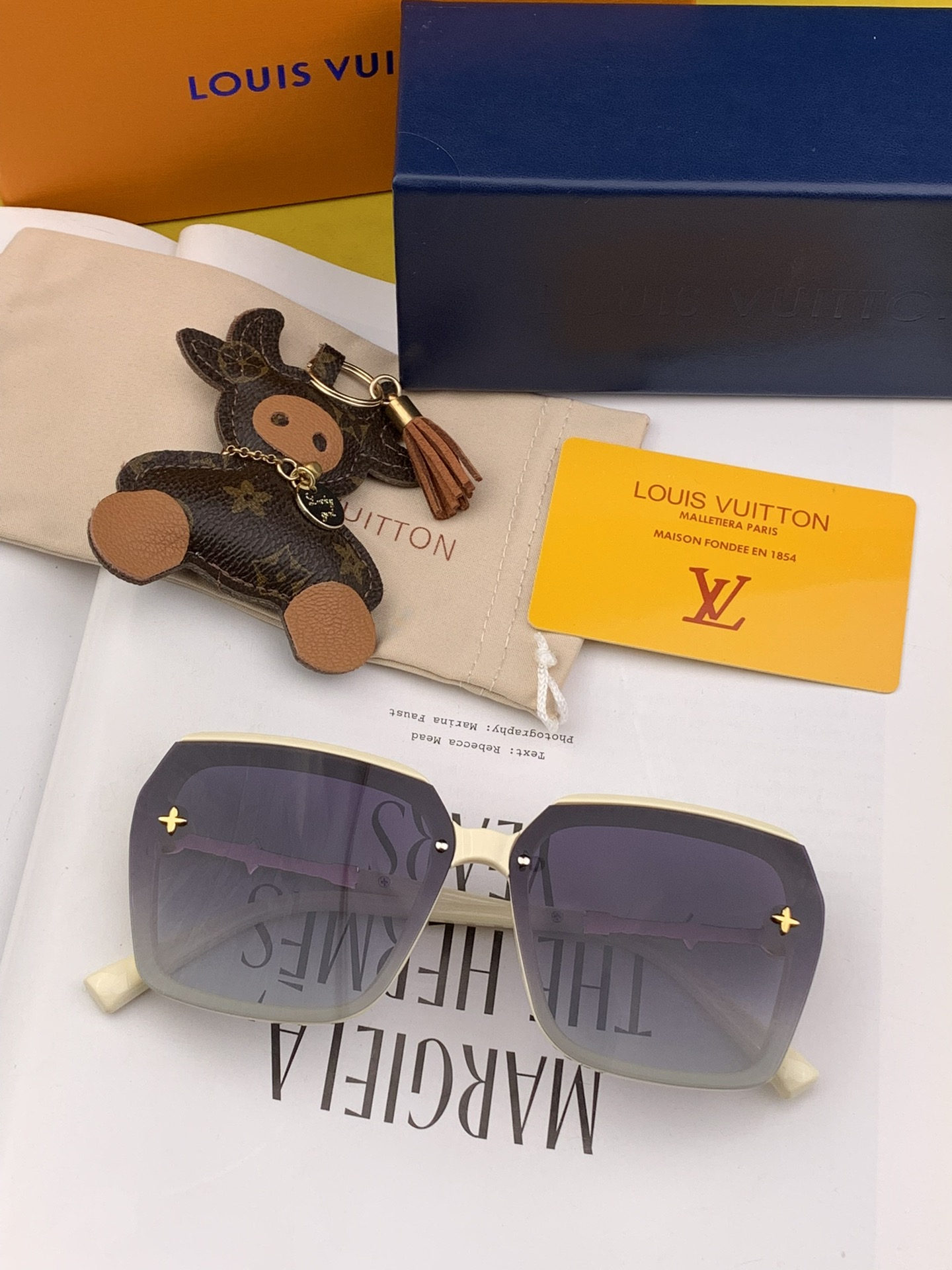 Sunglasses Louis Vuitton L0810 - vstockx