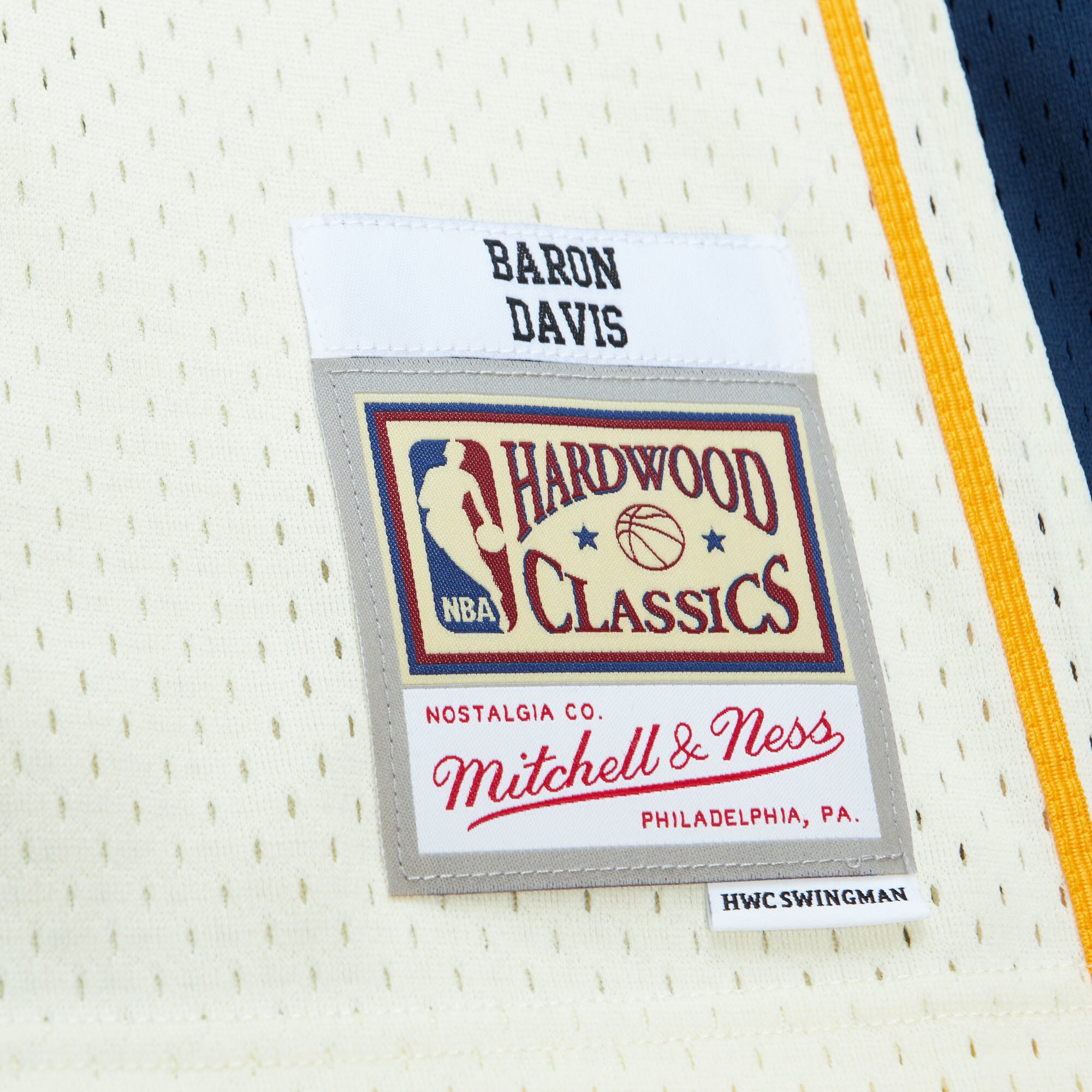 Baron Davis Golden State Warriors Mitchell & Ness Chainstitch Swingman Jersey - Cream - vstockx