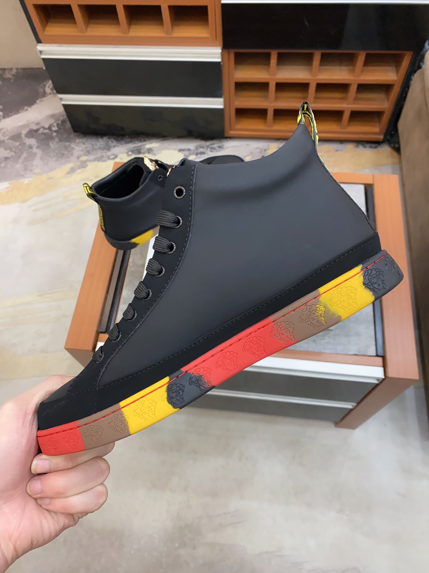 Versace Greca Sneaker 18 - vstockx