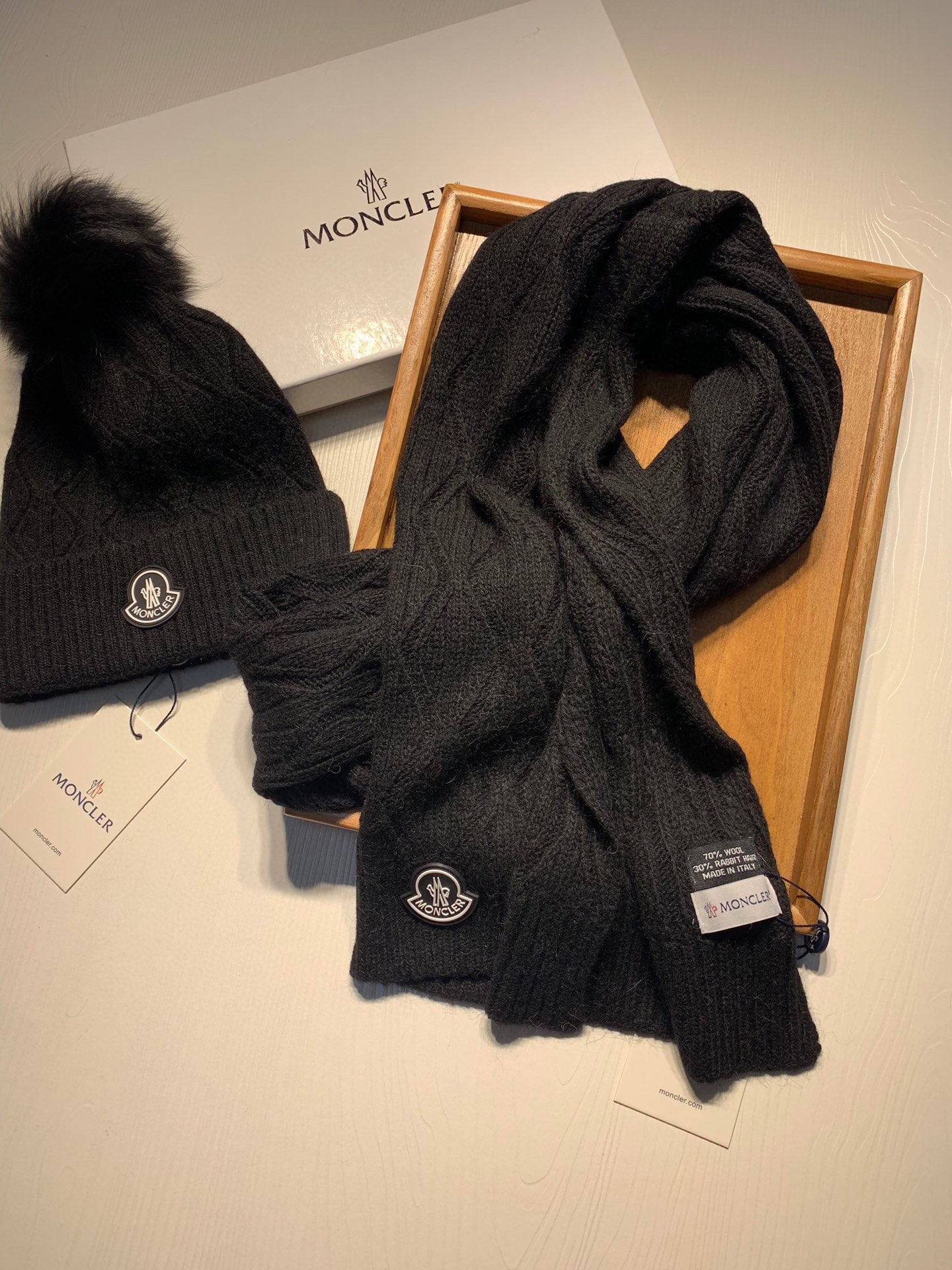 Hat & Scarf Moncler 1 - vstockx