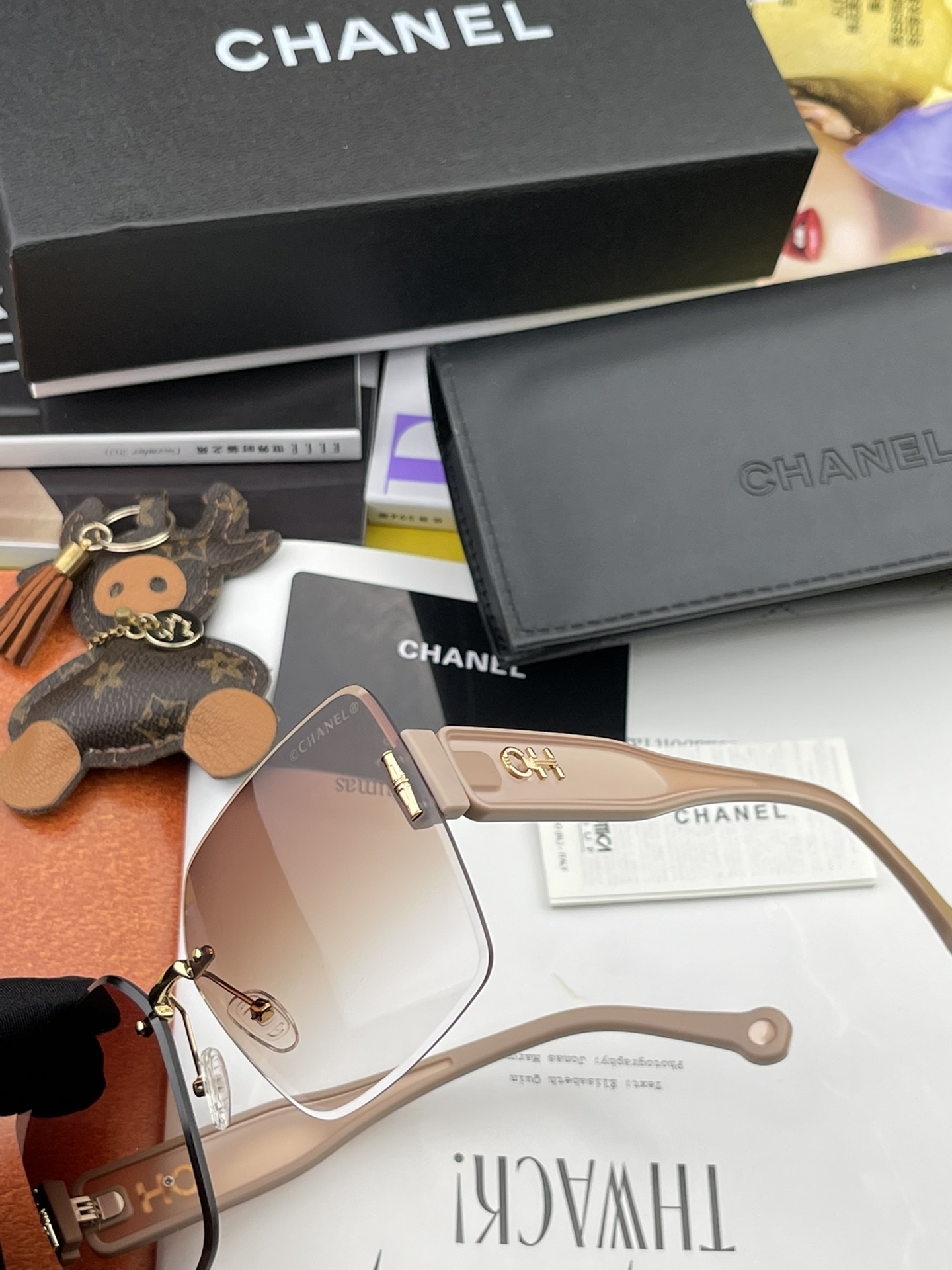 Sunglasses Chanel CH0622 - vstockx