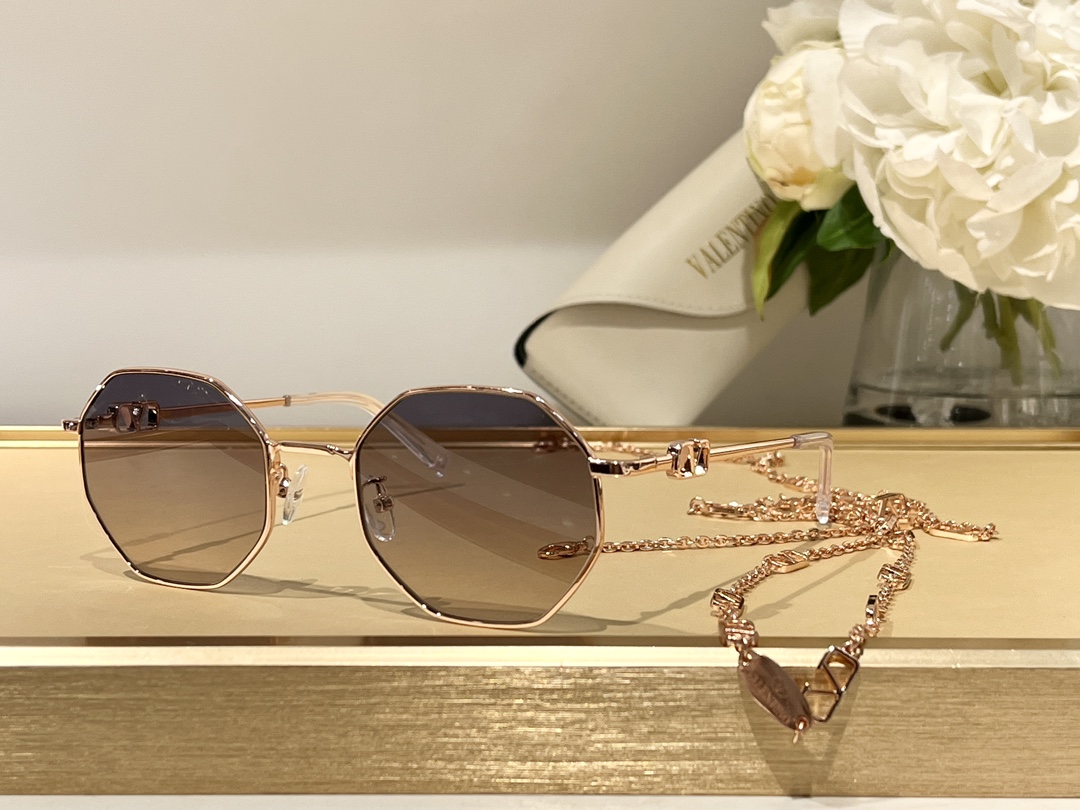 sunglasses Valentino VA2040 - vstockx