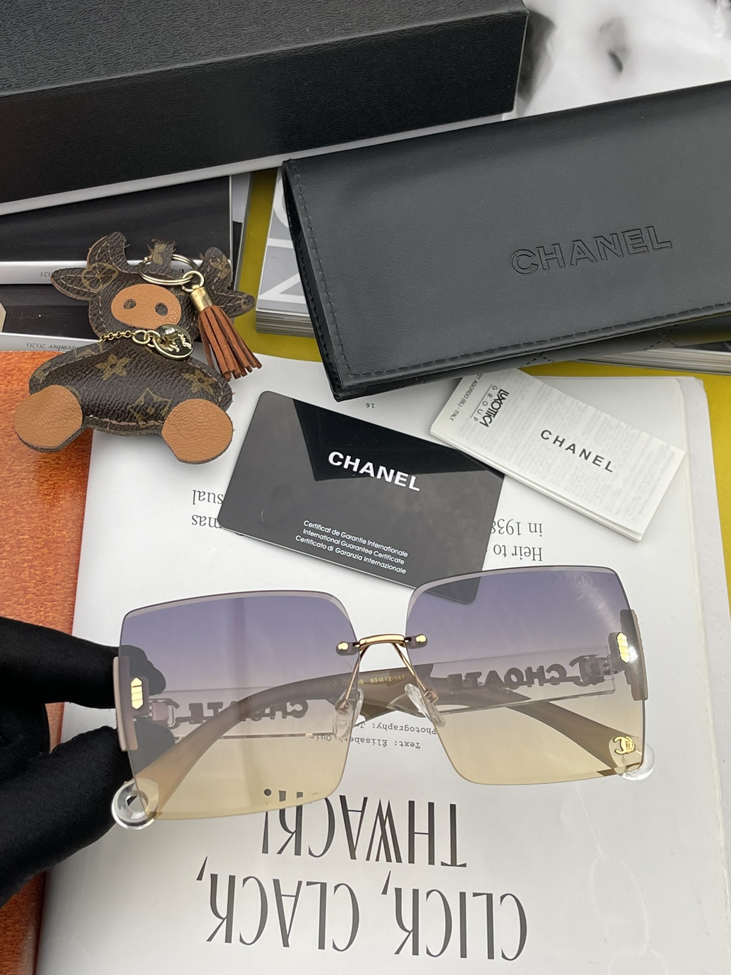 Sunglasses Louis Vuitton CH3191 - vstockx