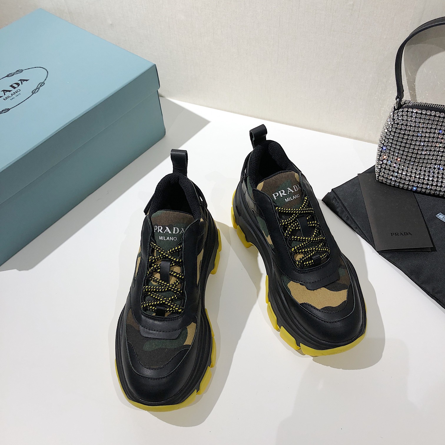 Prada Low Top sneaker 56 - vstockx
