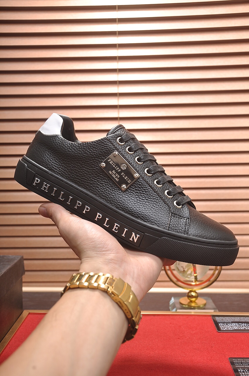 Philipp Plein Low Top Sneakers 21 - vstockx