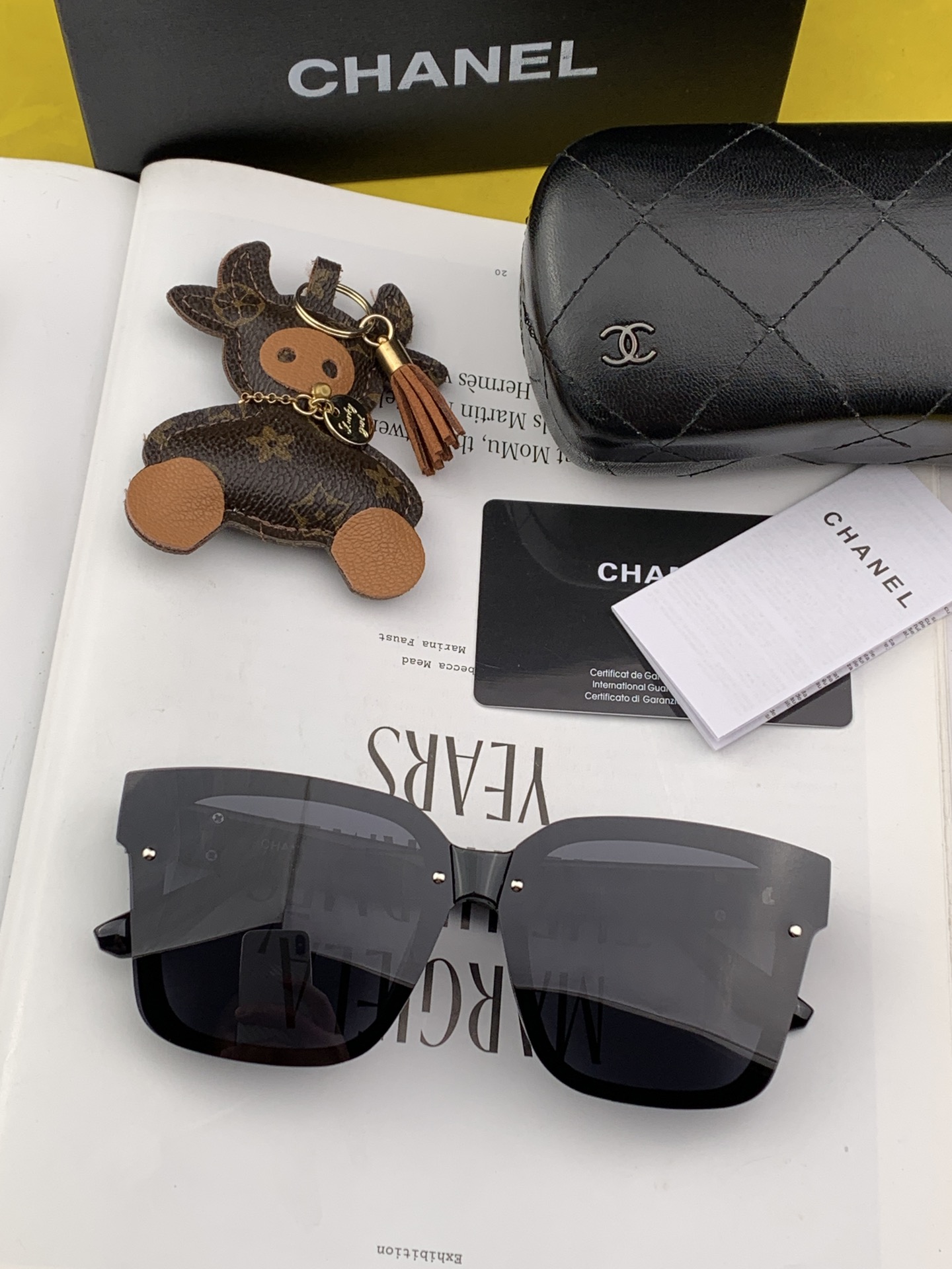 Sunglasses Chanel CH1244 - vstockx